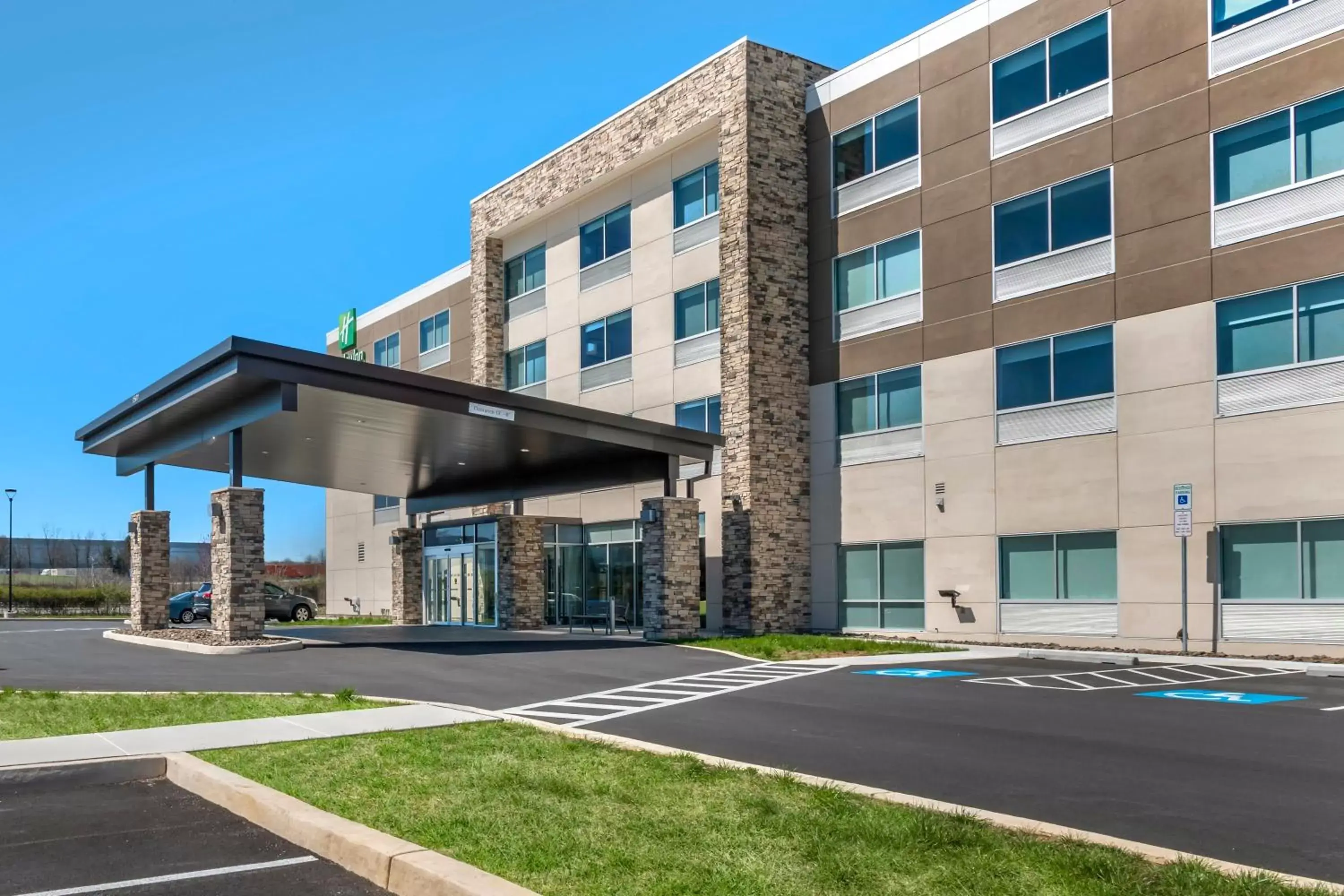 Property Building in Holiday Inn Express & Suites - Carlisle Southwest I-81, an IHG Hotel