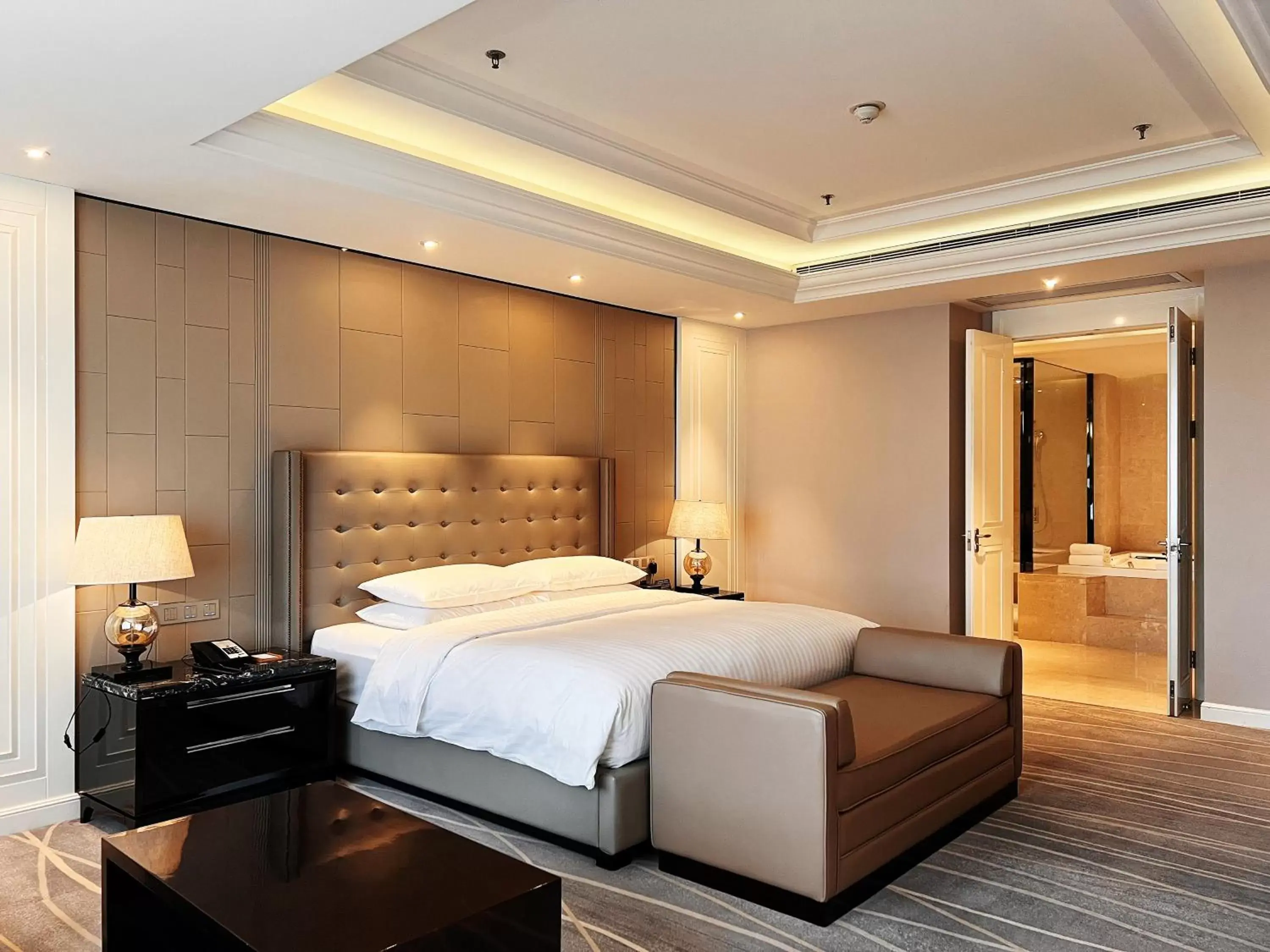 Bedroom, Bed in Zhejiang Taizhou Marriott Hotel