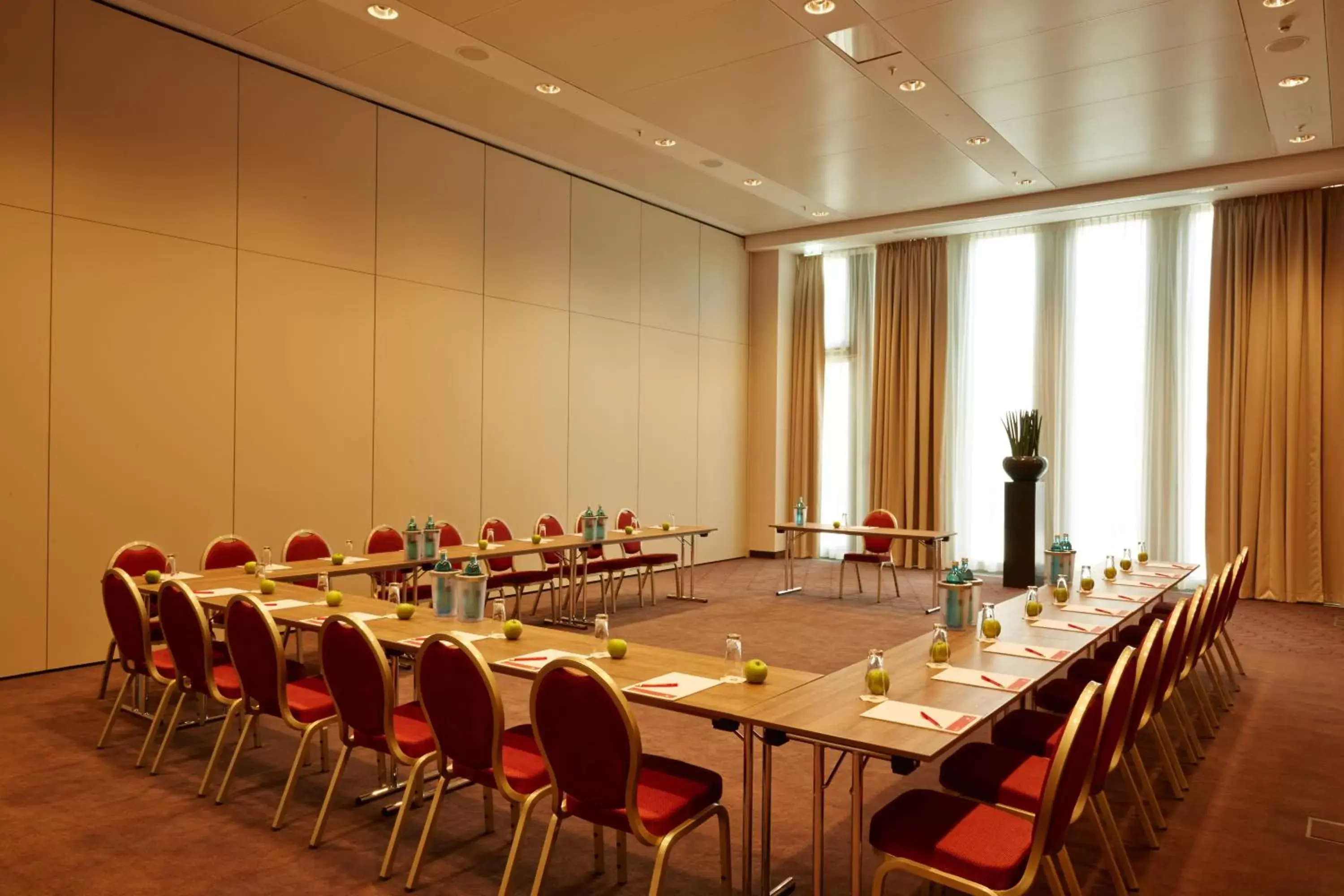 Business facilities in H4 Hotel München Messe