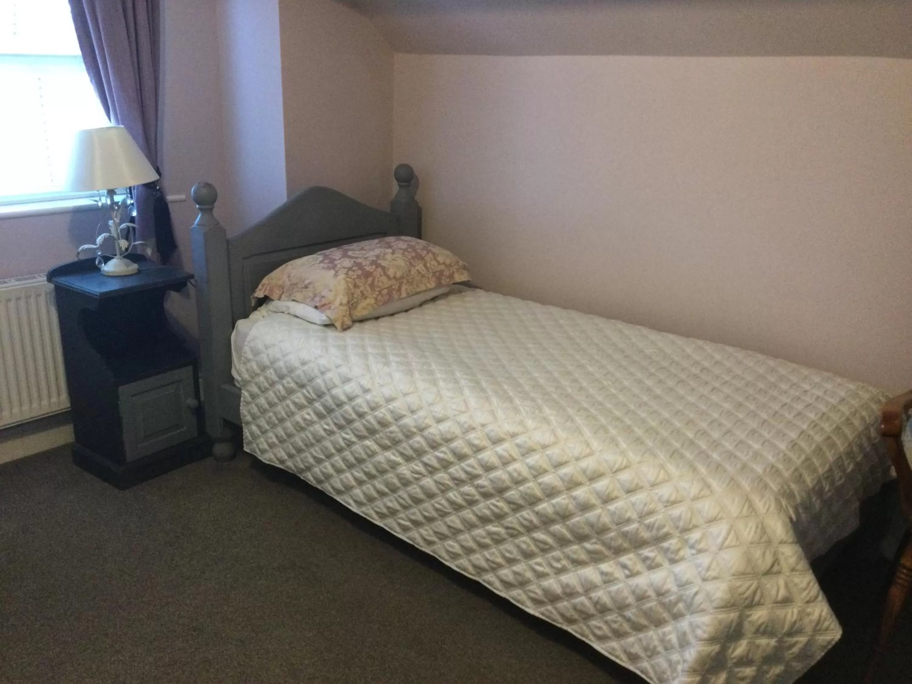 Standard Twin Room with Garden View - single occupancy in The Eagle Tavern