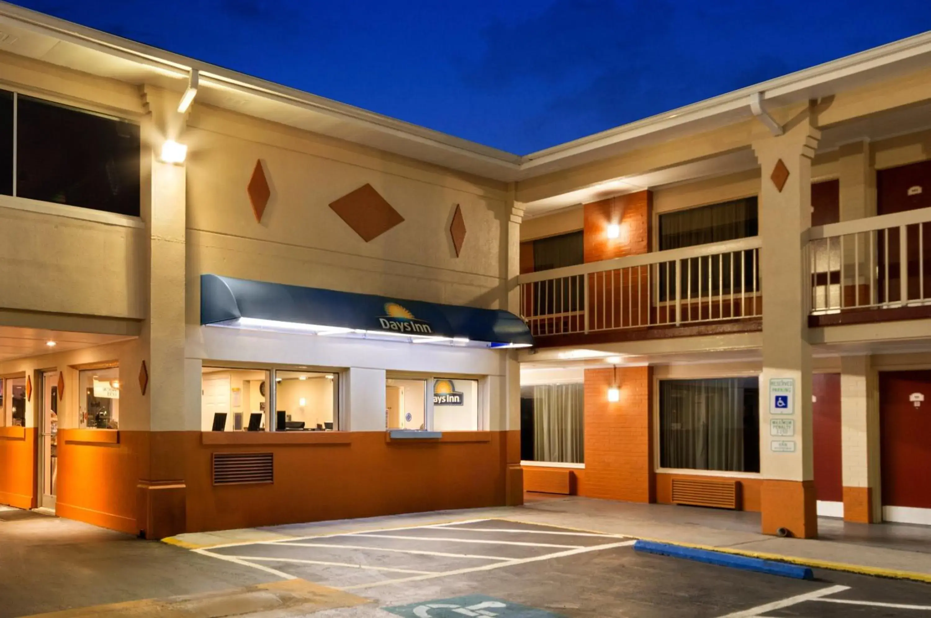 Facade/entrance, Property Building in Days Inn by Wyndham Jacksonville NC