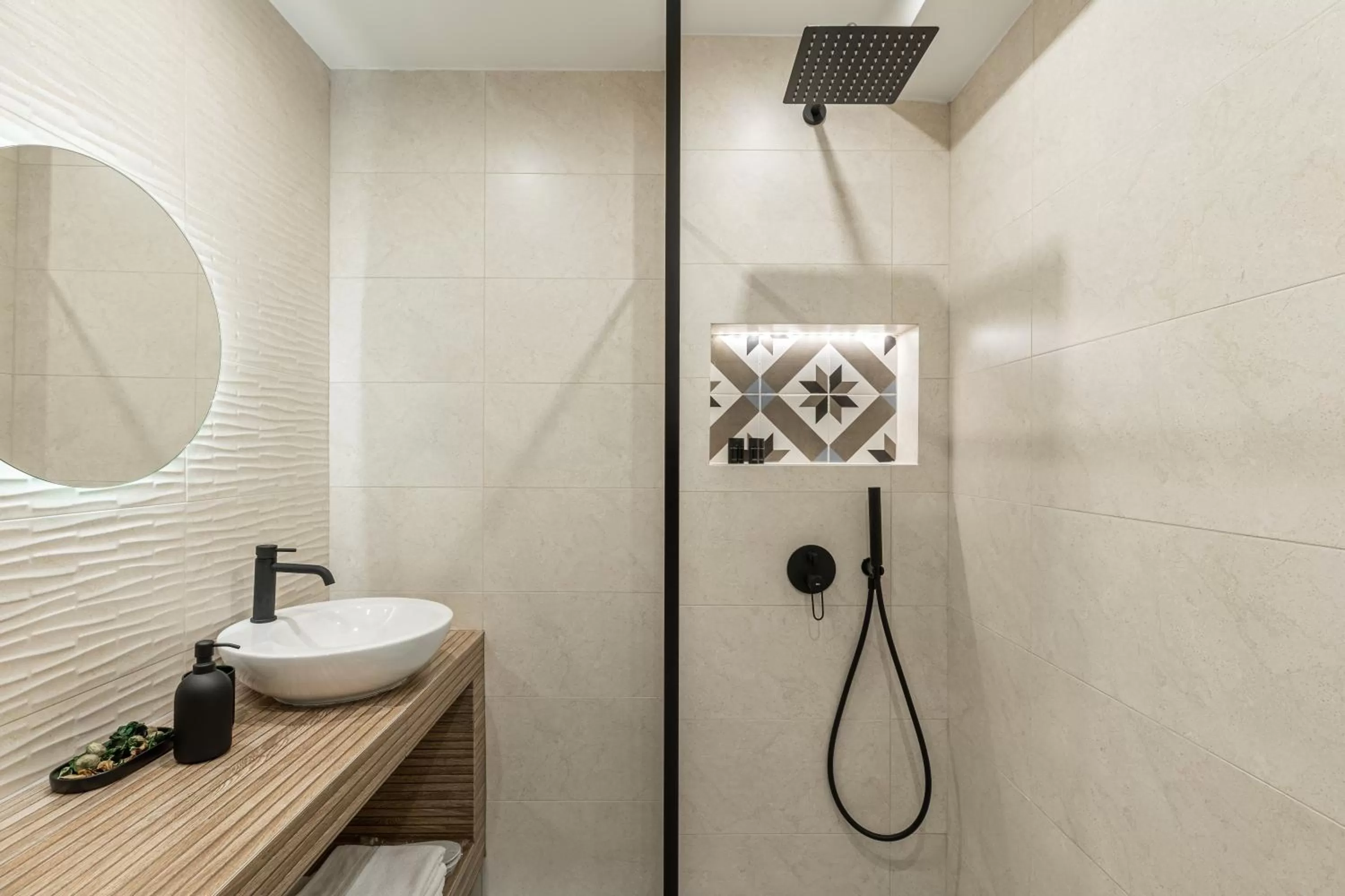 Shower in Ermoo Athens Modern Living