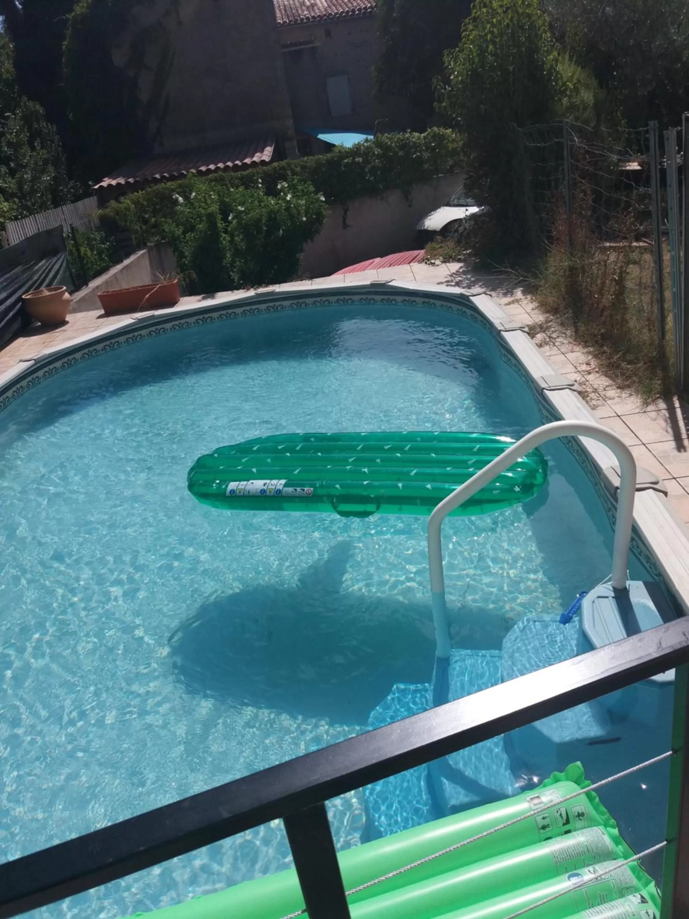 Pool View in A l'Ombre des Amandiers Chambres d'hôtes