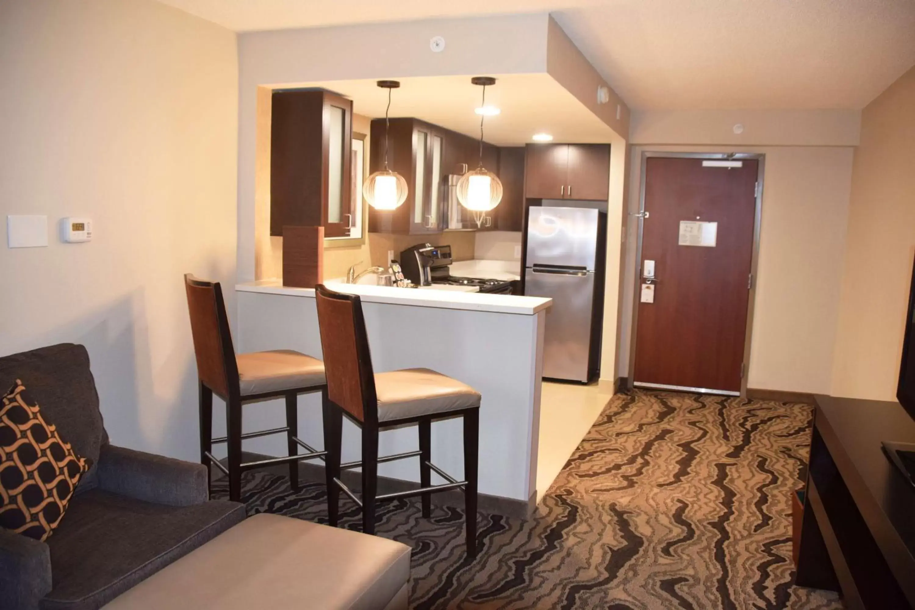 Kitchen or kitchenette in DoubleTree by Hilton Montgomery Downtown