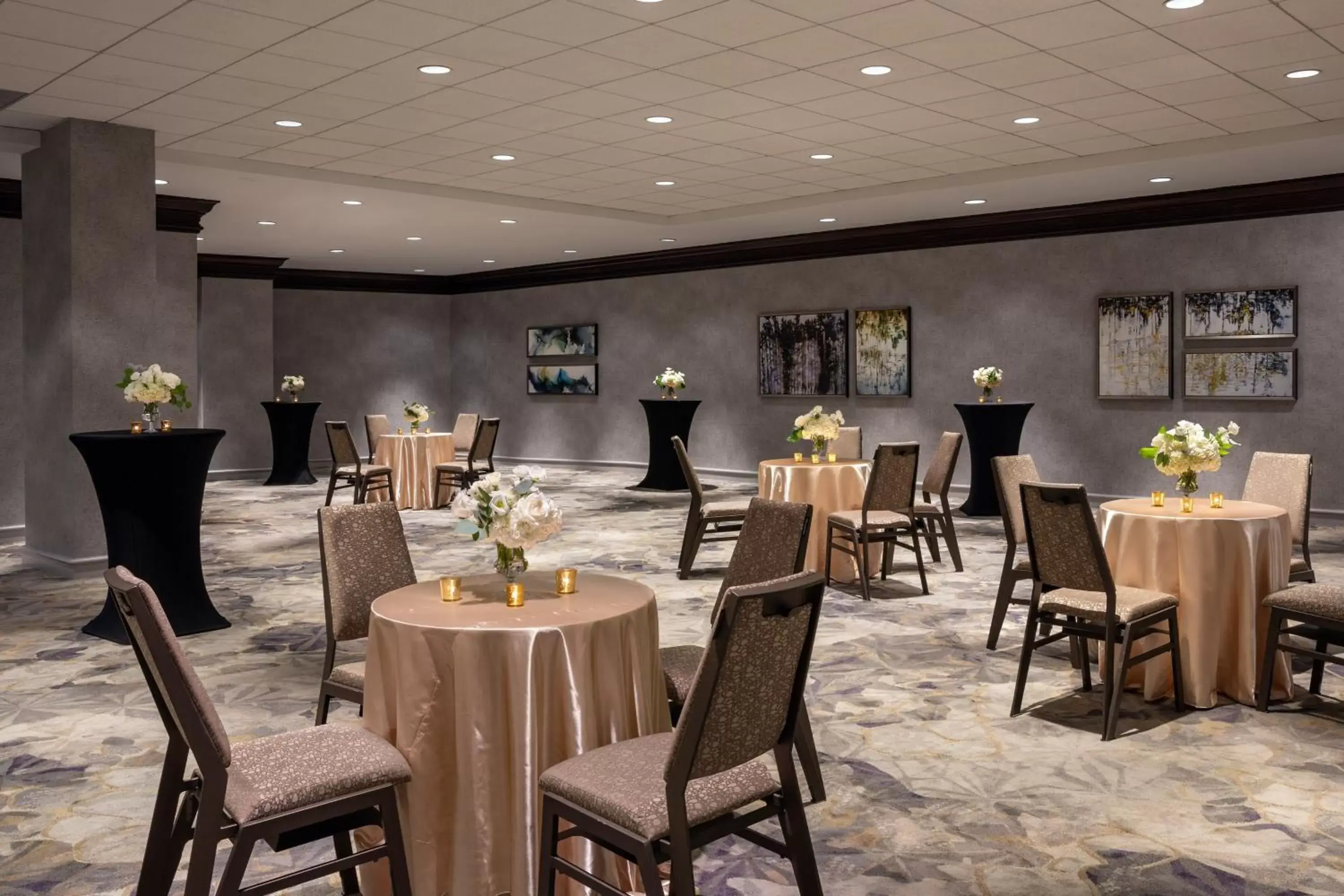 Meeting/conference room, Restaurant/Places to Eat in The Westin Southfield Detroit