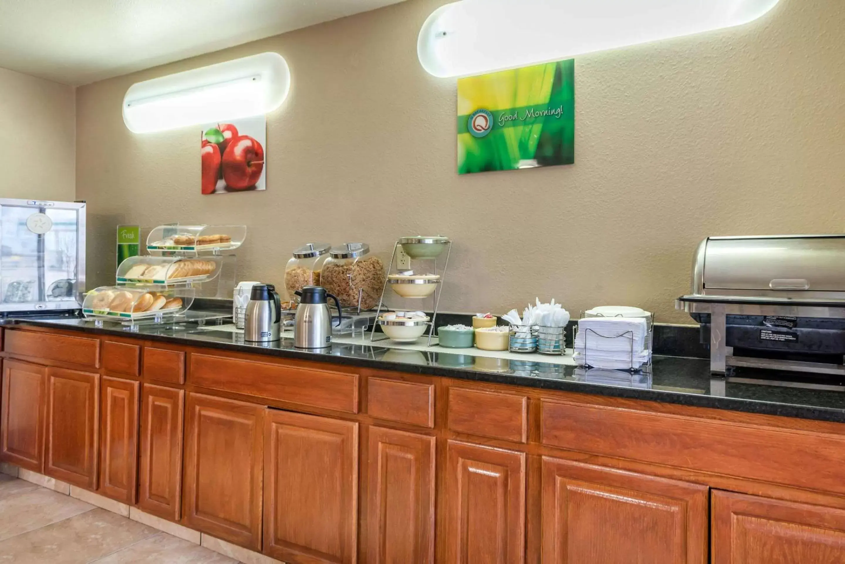 Restaurant/places to eat in Quality Inn & Suites Limon