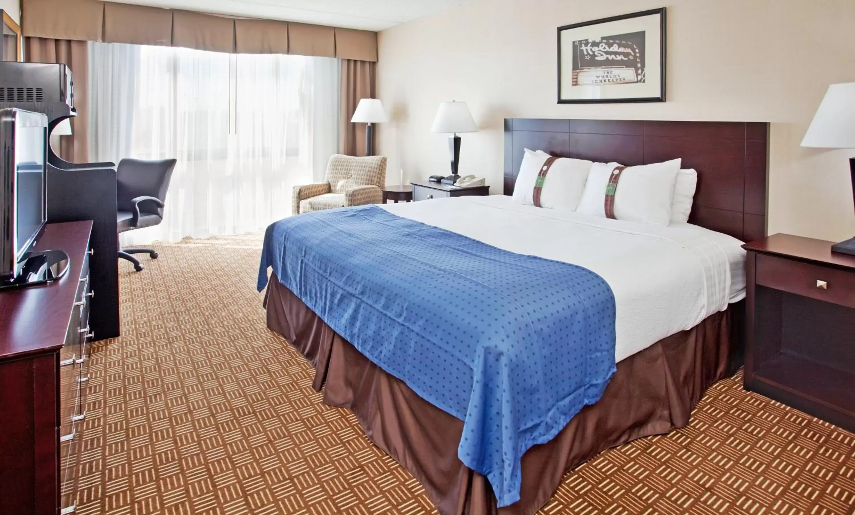 Photo of the whole room, Bed in Wingate by Wyndham Kansas City