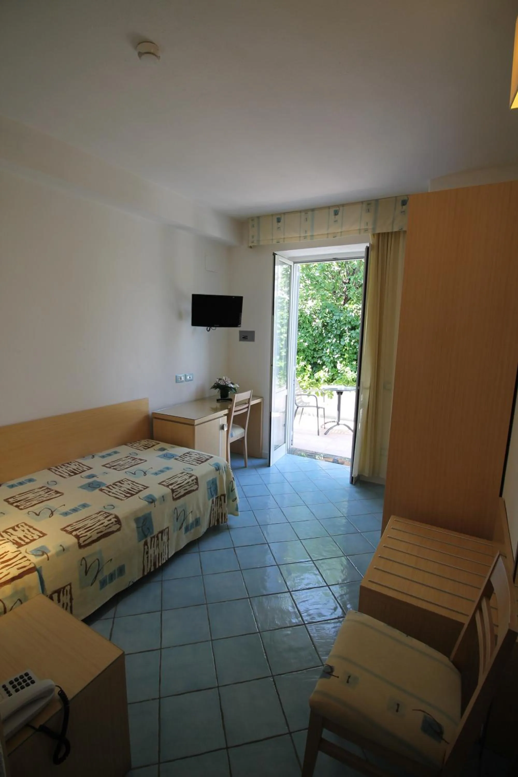 Photo of the whole room in Hotel Terme Royal Palm