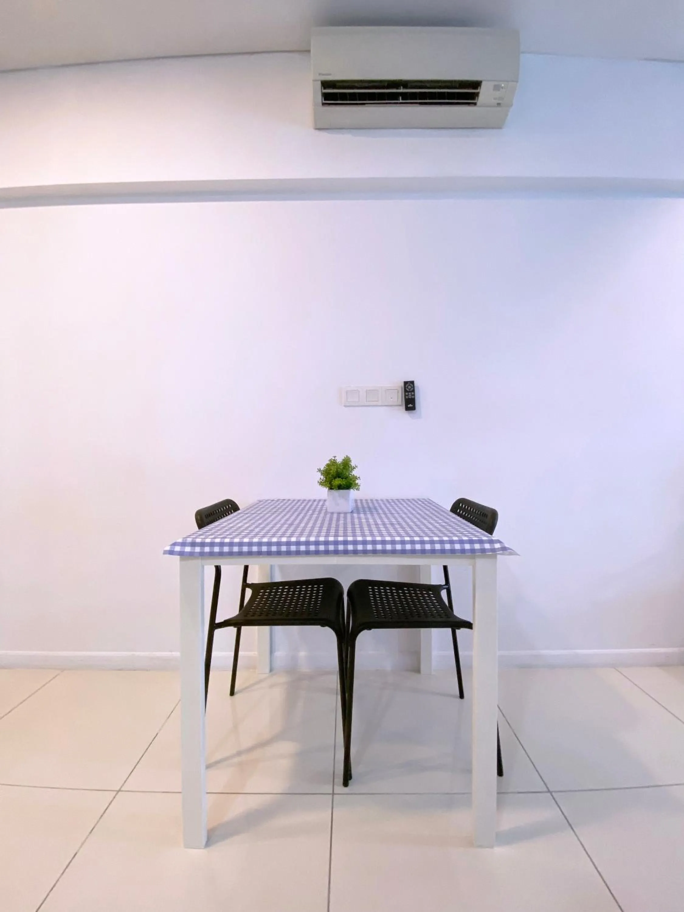 Dining Area in Mercu Summer Suite KLCC @ Penguin Homes