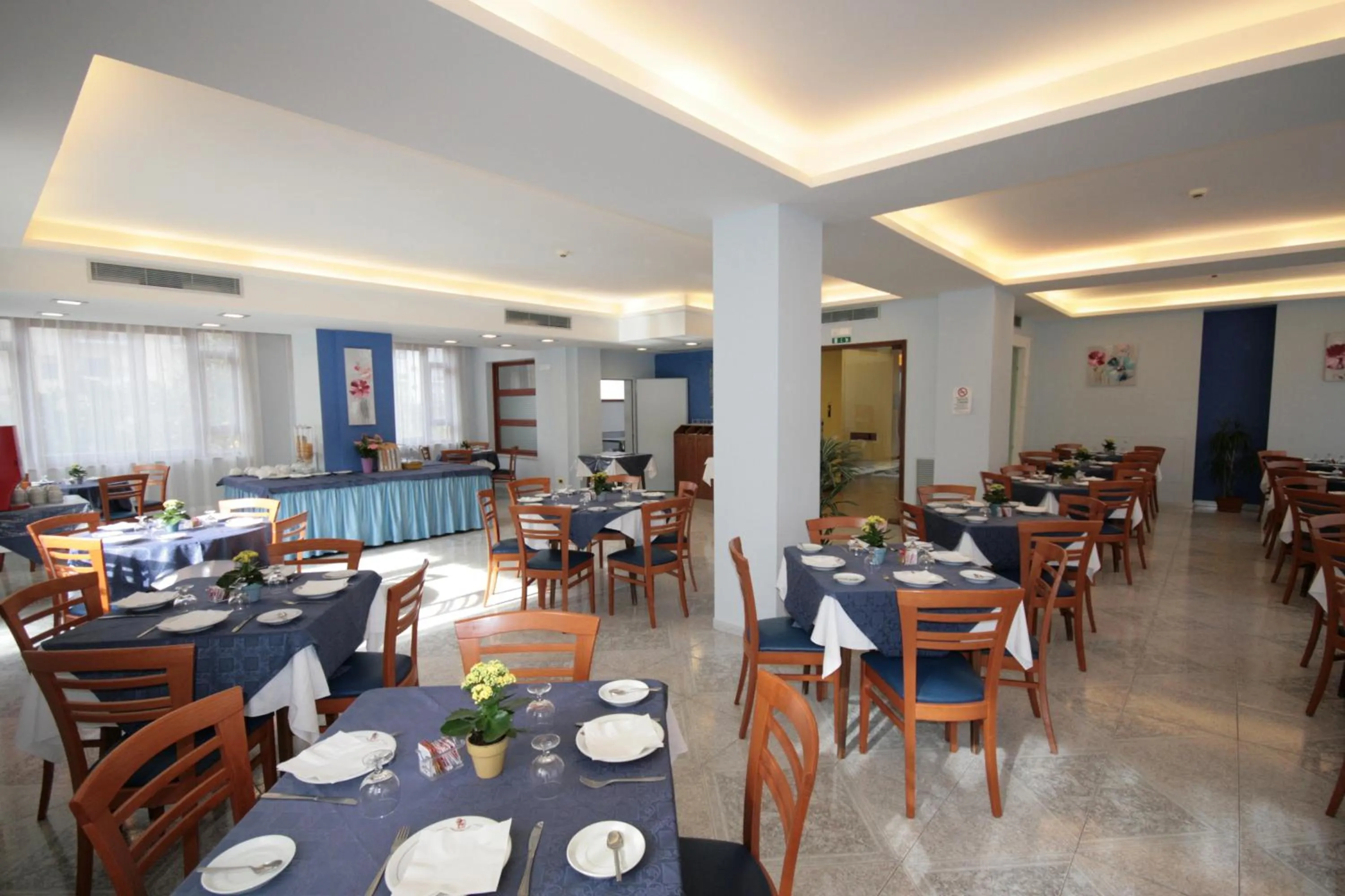 Restaurant/places to eat in Hotel Leone