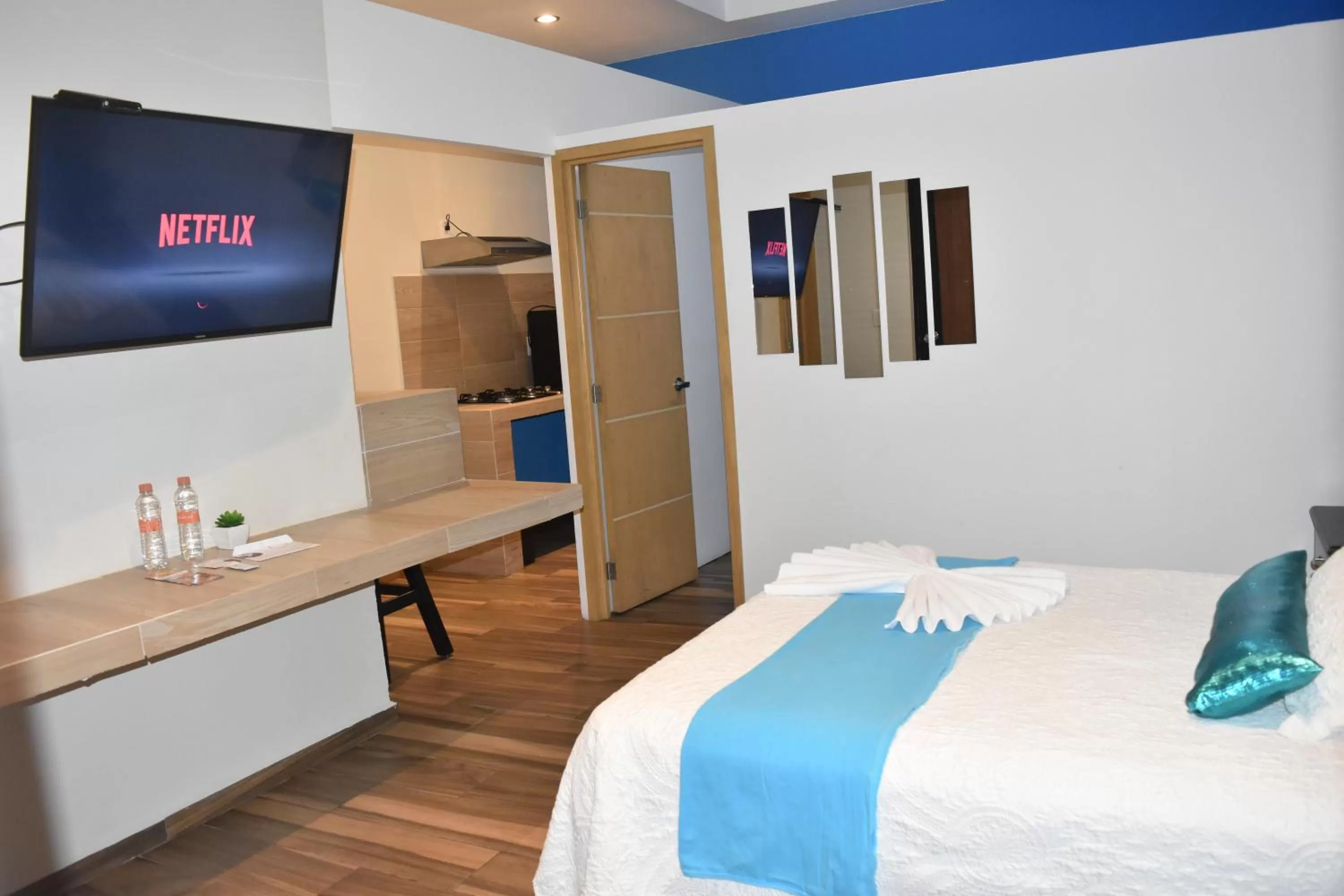 Communal lounge/ TV room, Bed in Hotel Boutique Casa Mariano