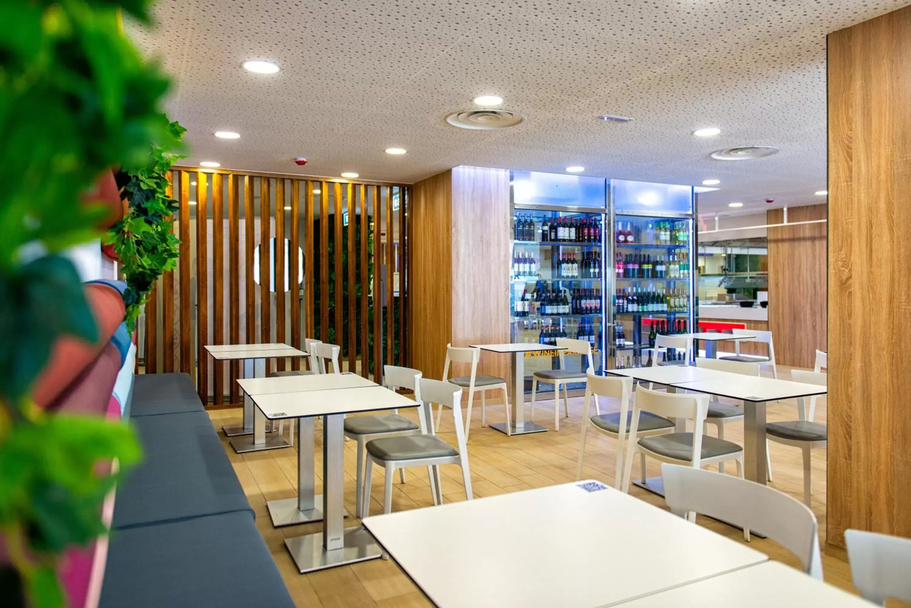 Restaurant/places to eat in Paradise Park Fun Lifestyle Hotel Restaurant/places to eat in Paradise Park Fun Lifestyle Hotel