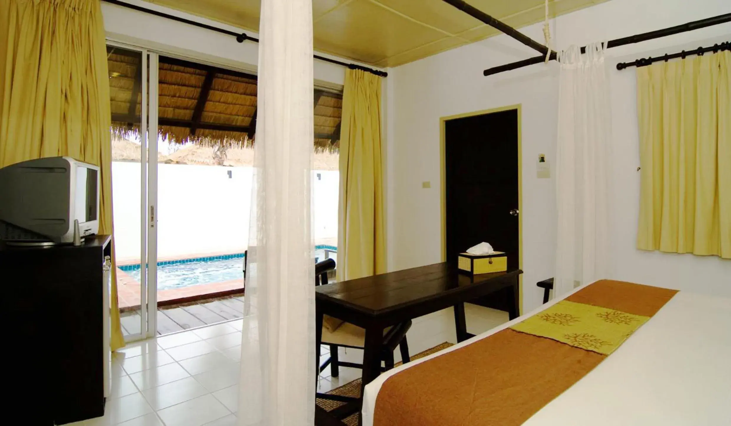 Bedroom, Dining Area in Lawana Escape Beach Resort