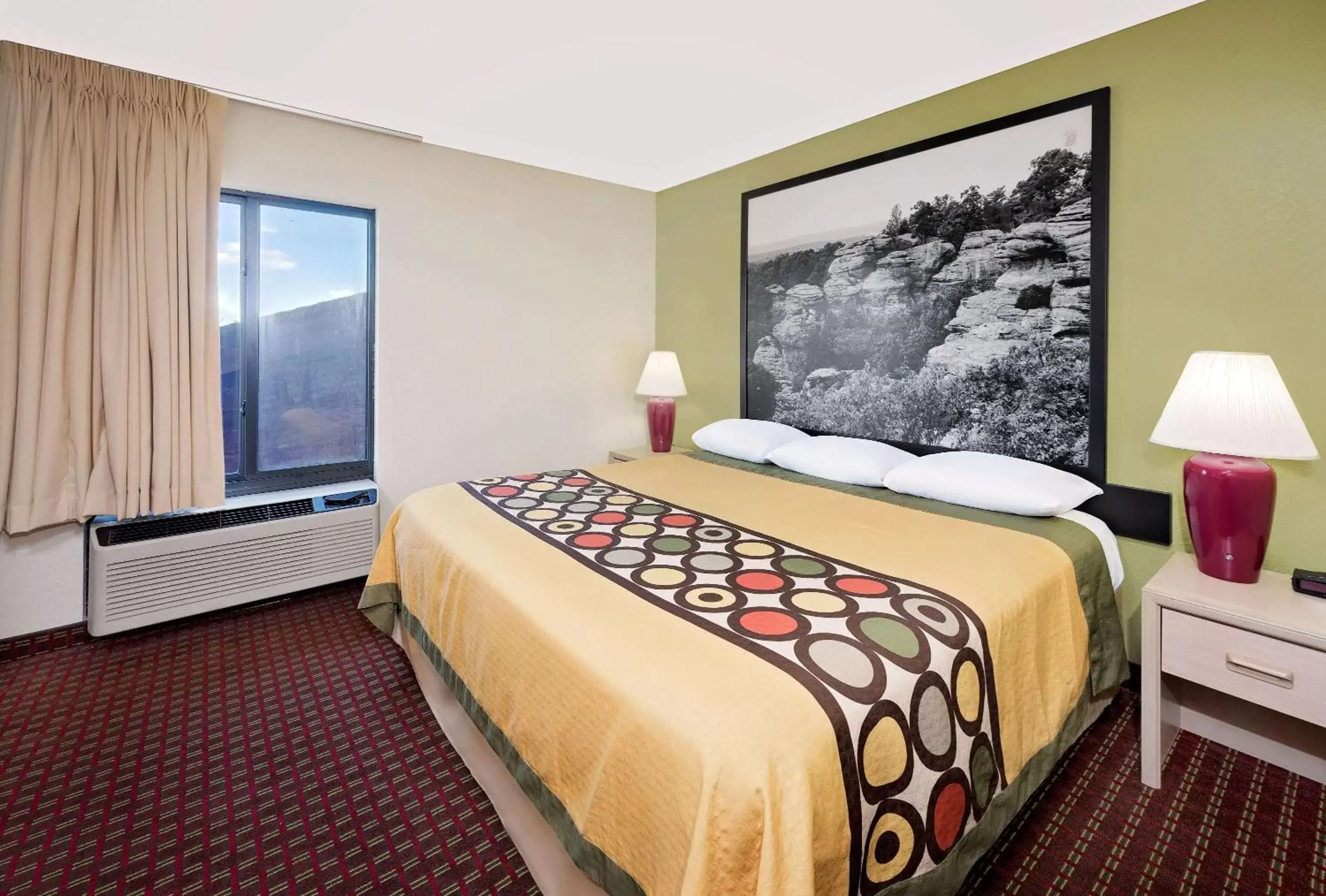 Photo of the whole room, Bed in Super 8 by Wyndham Metropolis