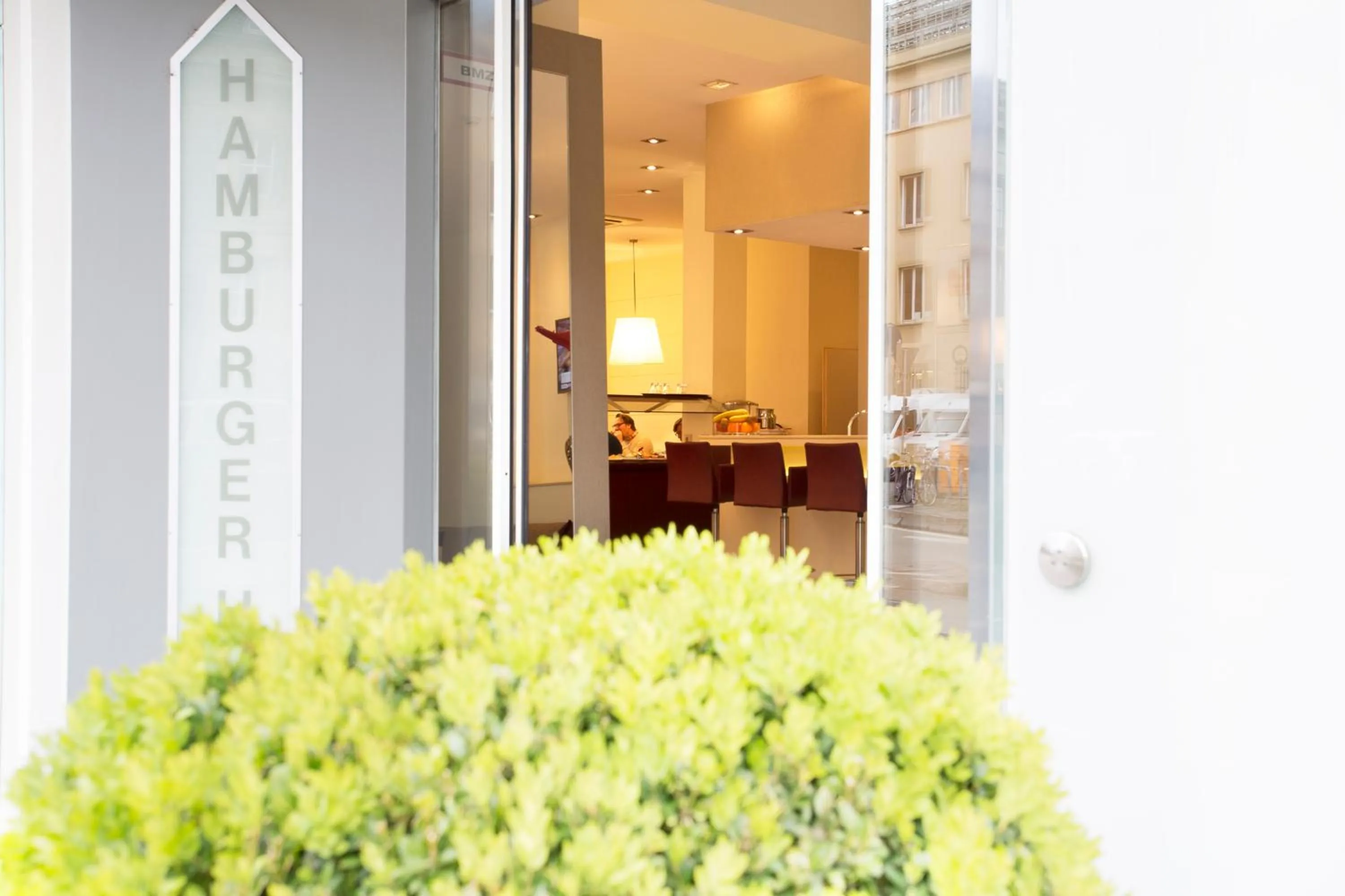 Facade/entrance in Hotel Hamburger Hof