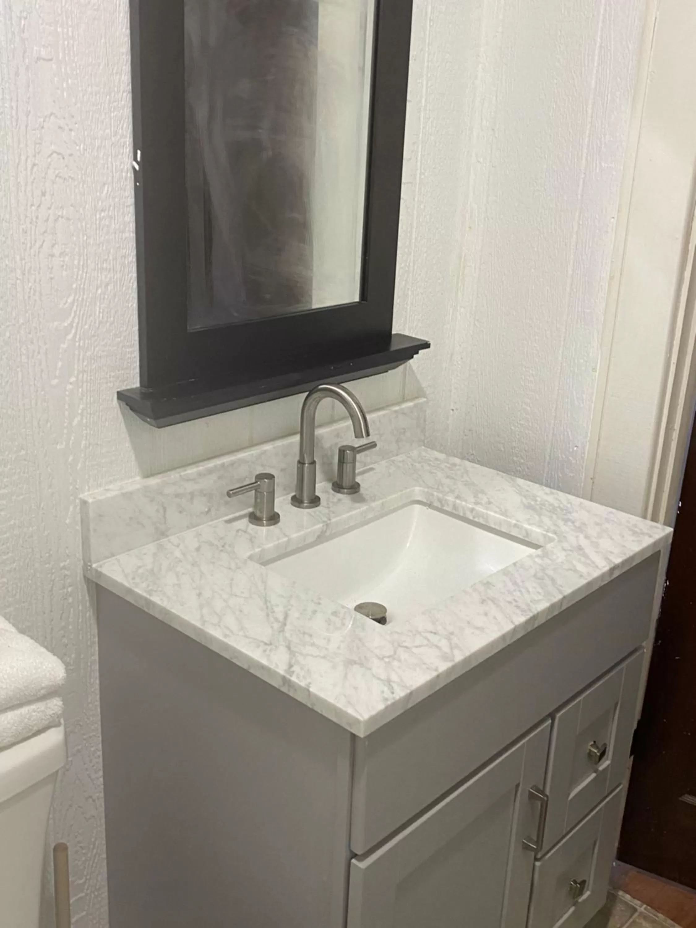 Bathroom in Kozy Haven Log Cabin Rentals