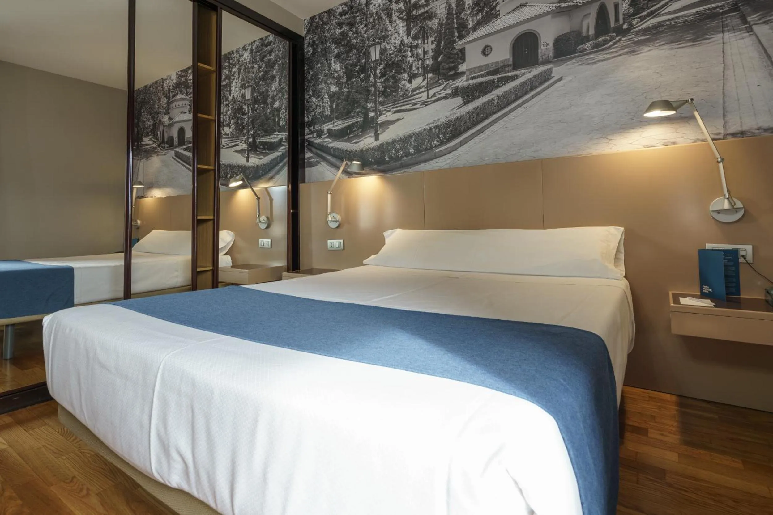 Bed in Aparthotel Campus