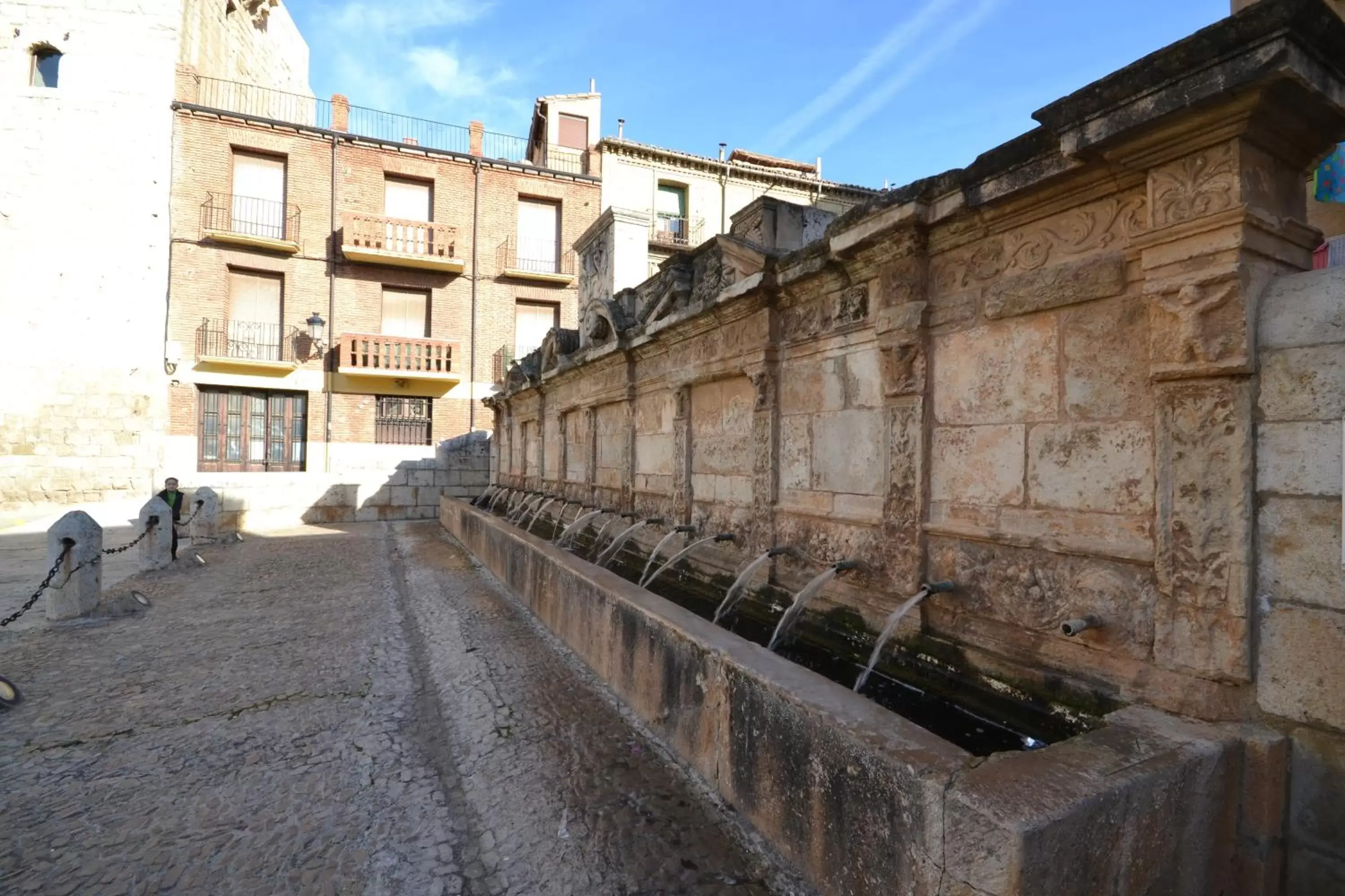 Neighbourhood, Neighborhood in La Casa de las Aldeas