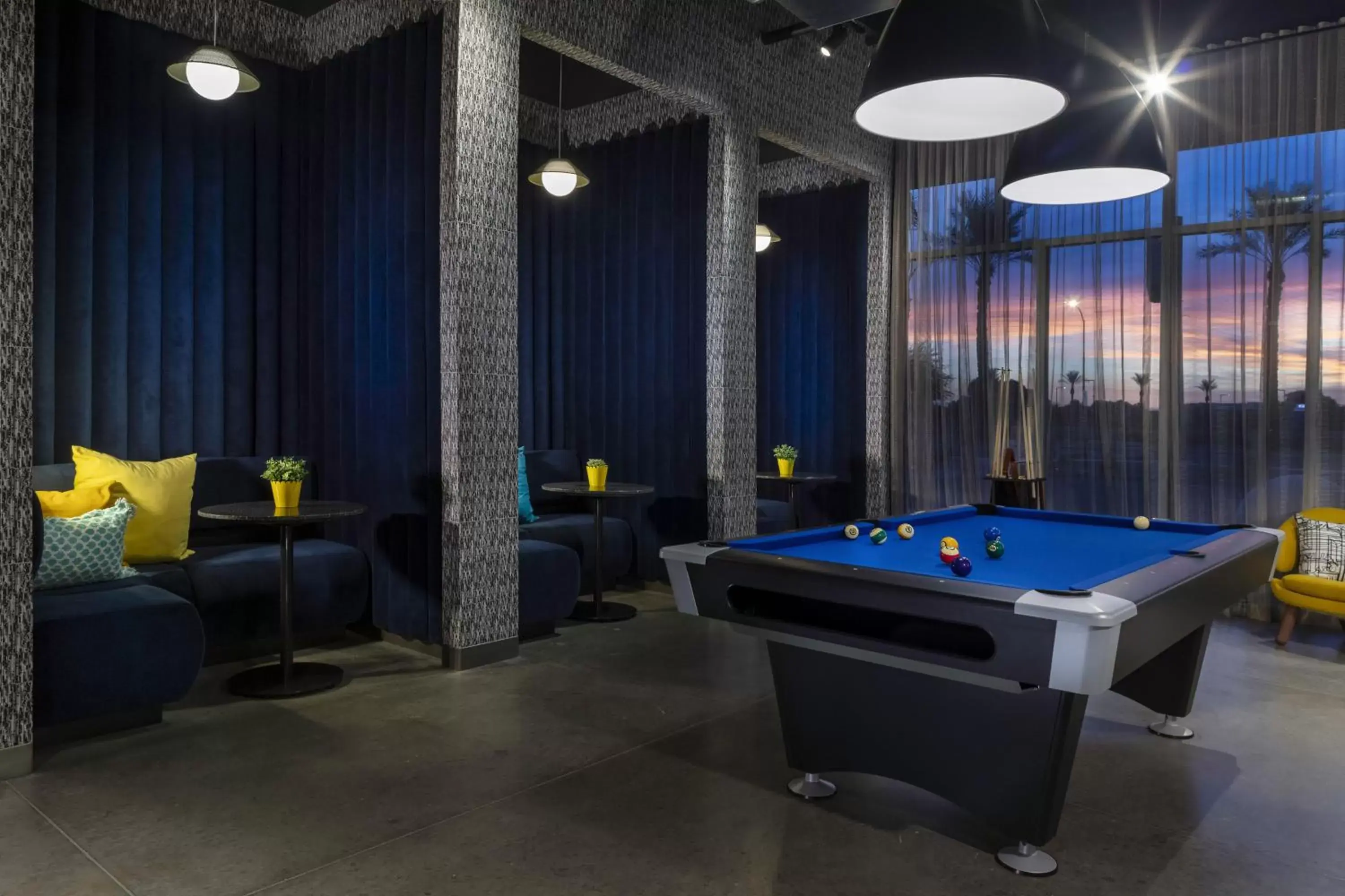 Restaurant/places to eat, Billiards in Aloft Glendale at Westgate