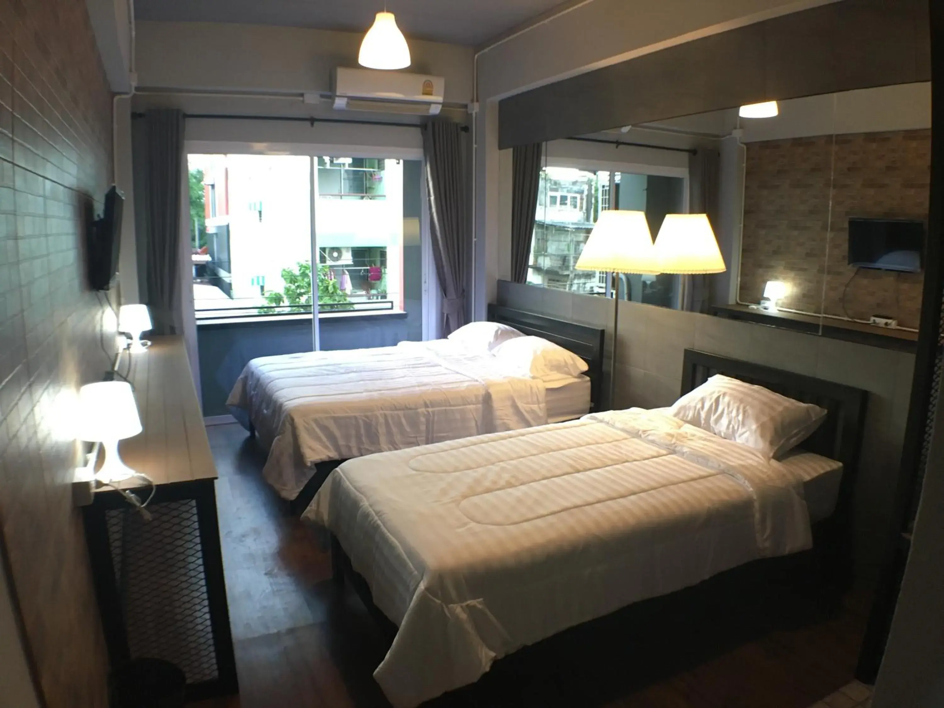 Triple Room with Shower in Popcorn House Ratchada Triple Room with Shower in Popcorn House Ratchada