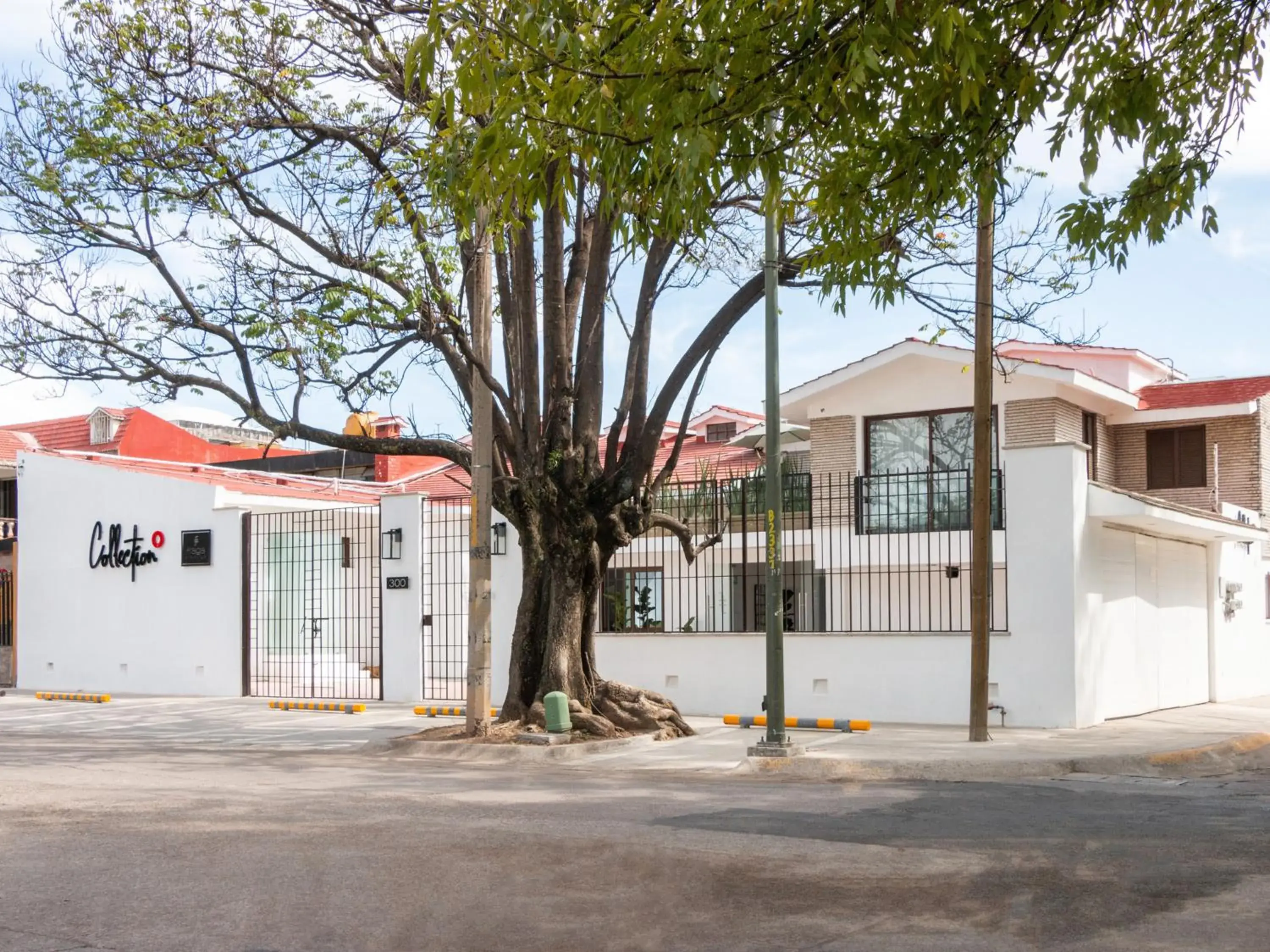 Facade/entrance, Property Building in Fraga Hotel Boutique