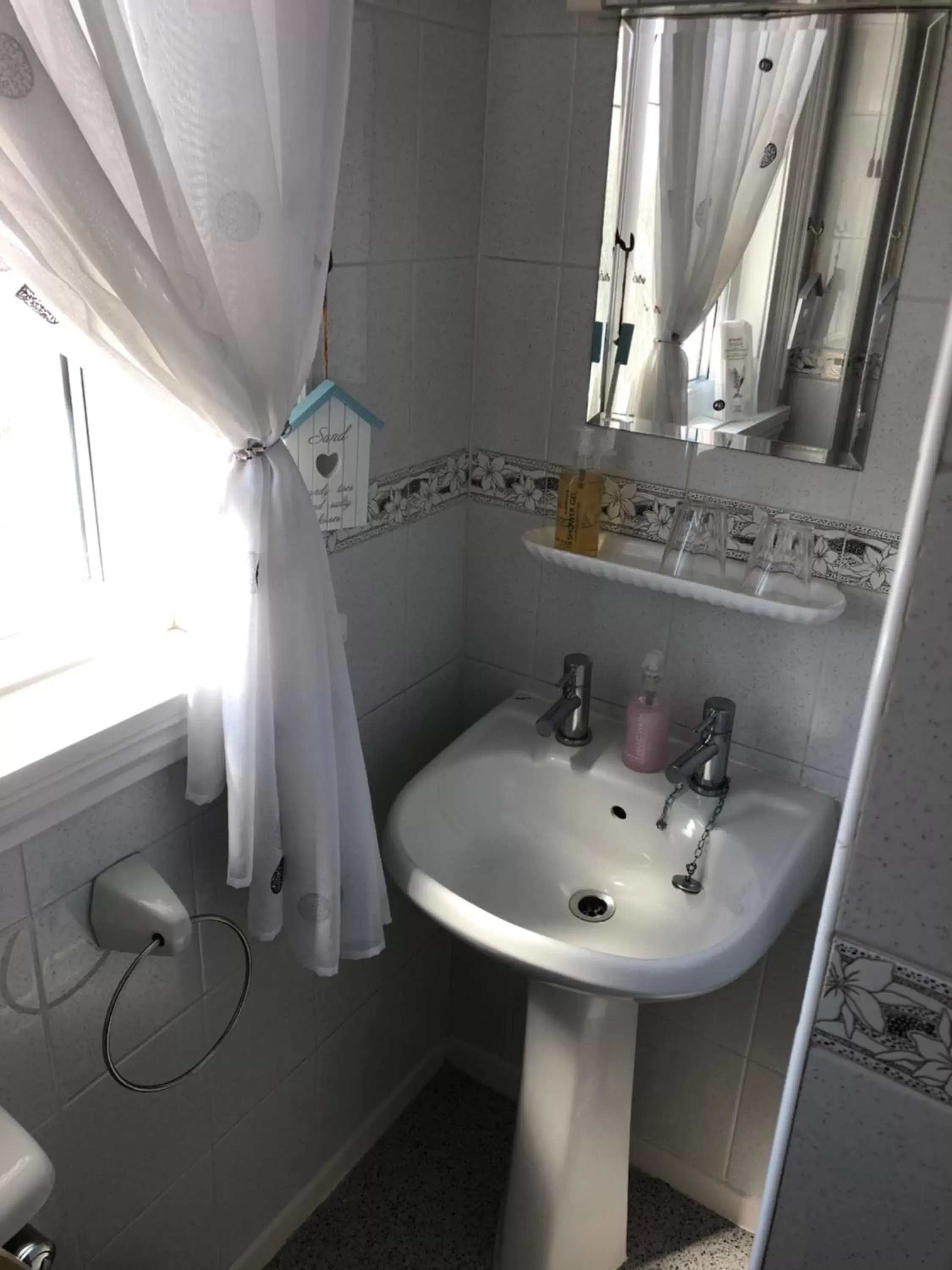 Bathroom in Southbourne Guest House