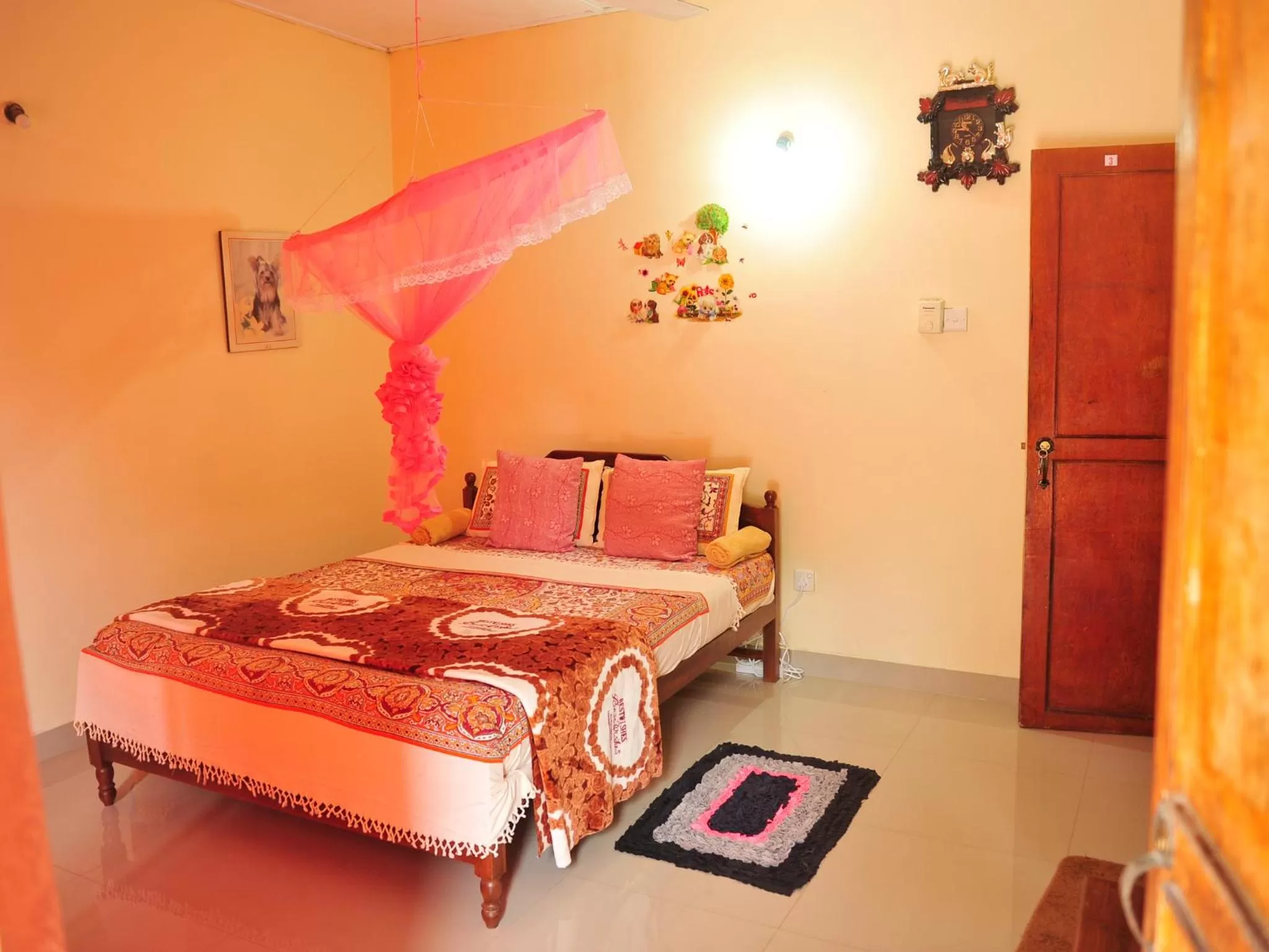 Photo of the whole room, Bed in Resort Beam