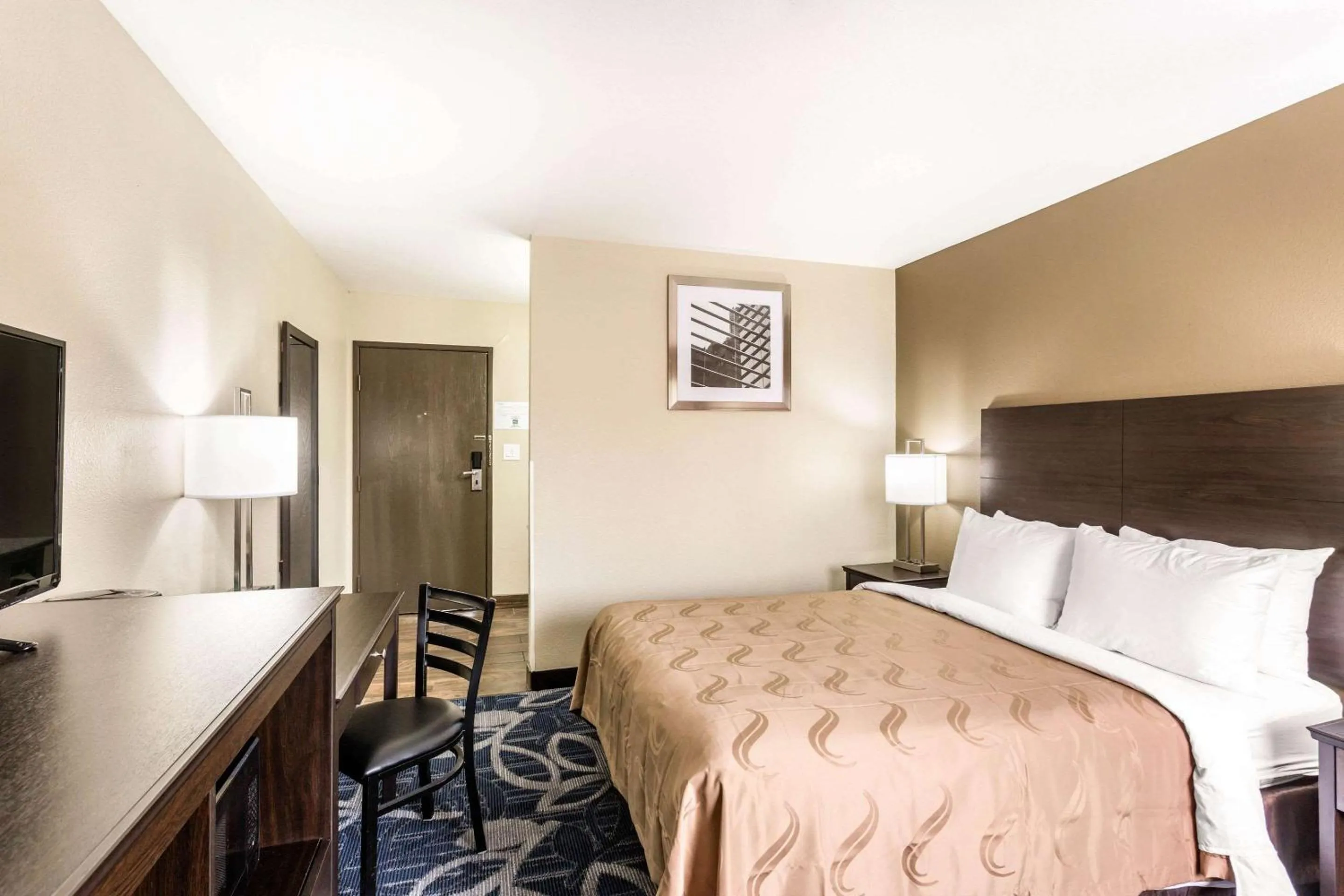 Photo of the whole room, Bed in Quality Inn Salt Lake City Downtown