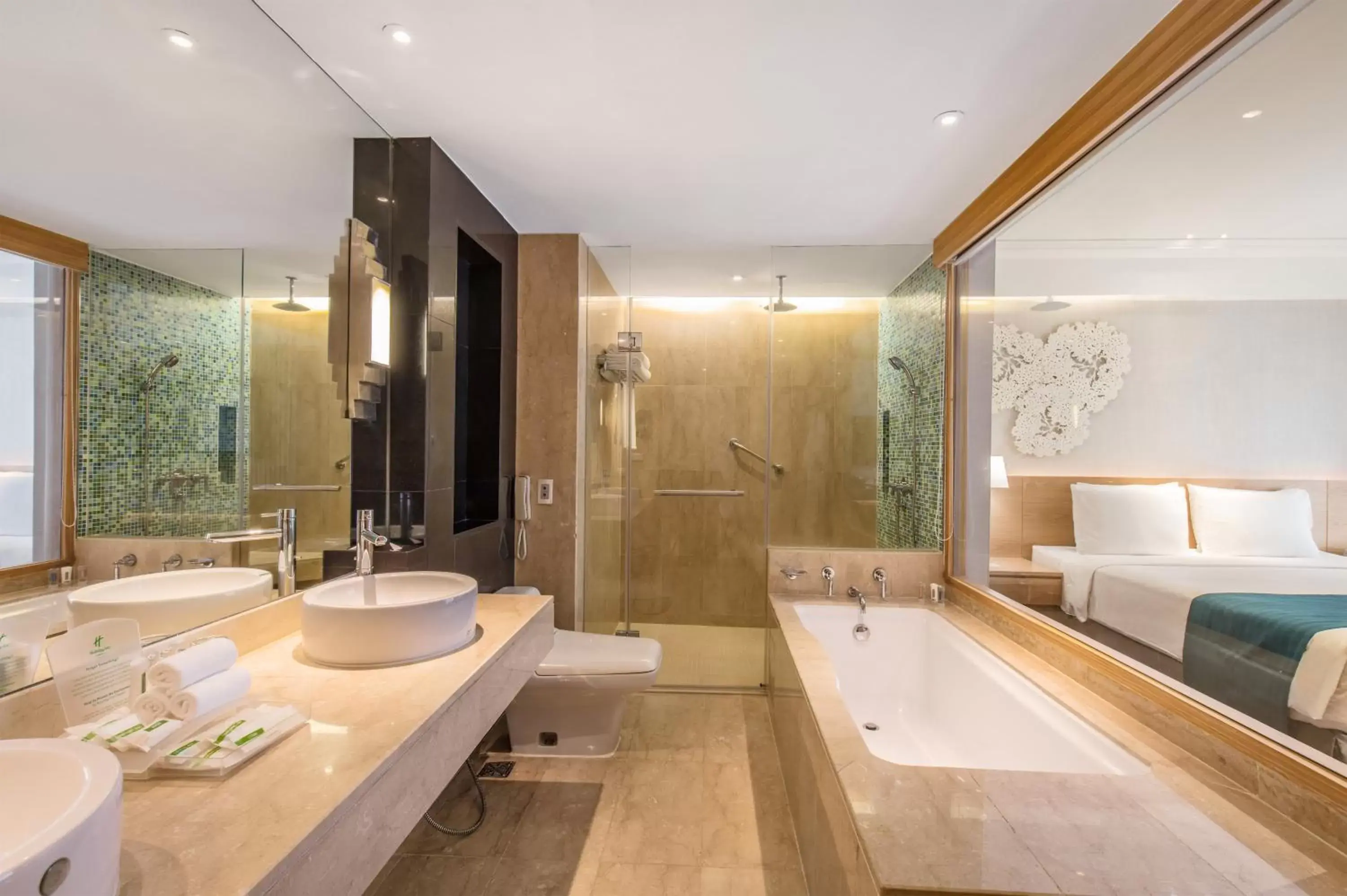Photo of the whole room, Bathroom in Holiday Inn Bangkok, an IHG Hotel