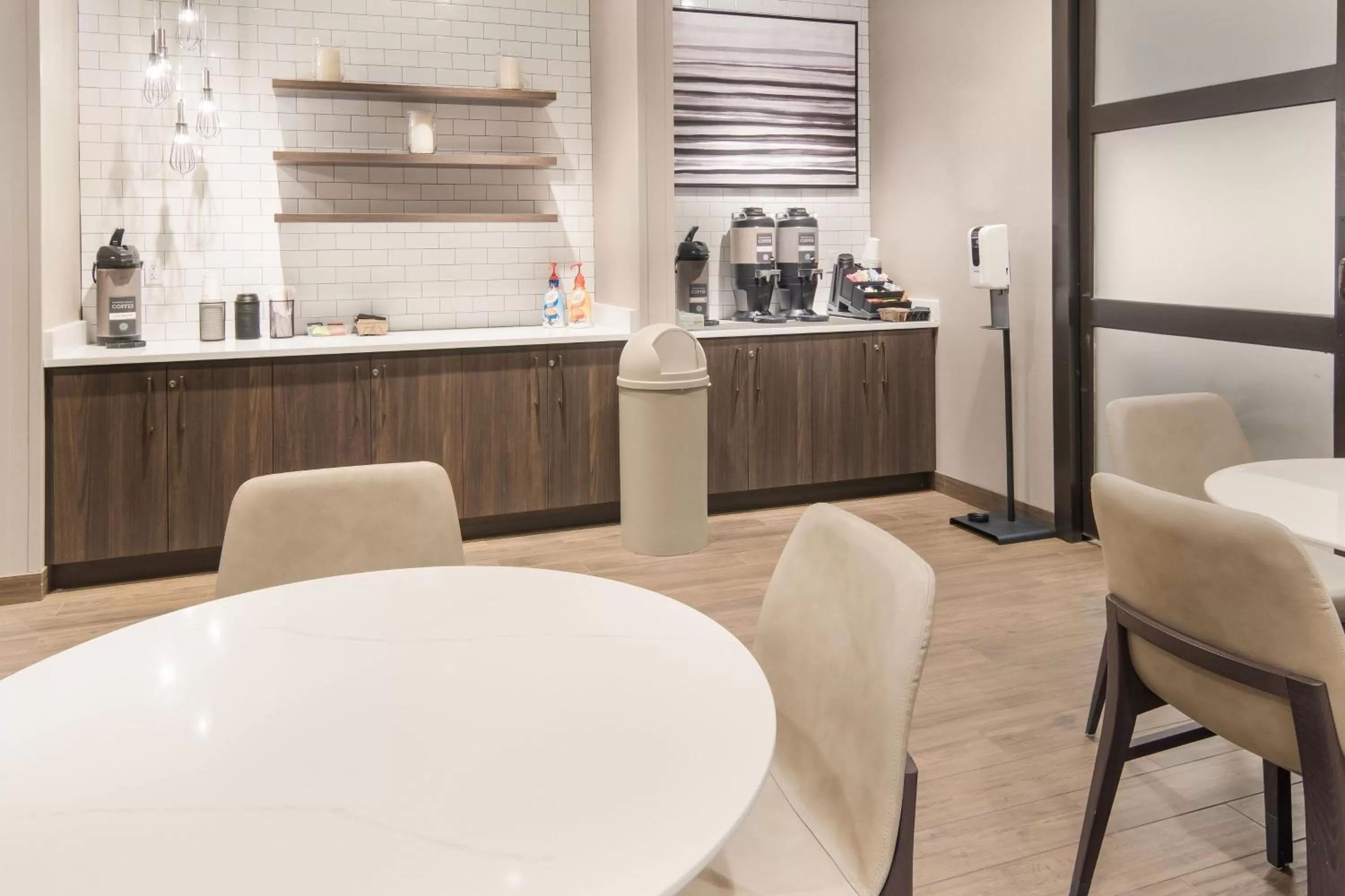 Restaurant/places to eat in Residence Inn Dallas DFW Airport South/Irving