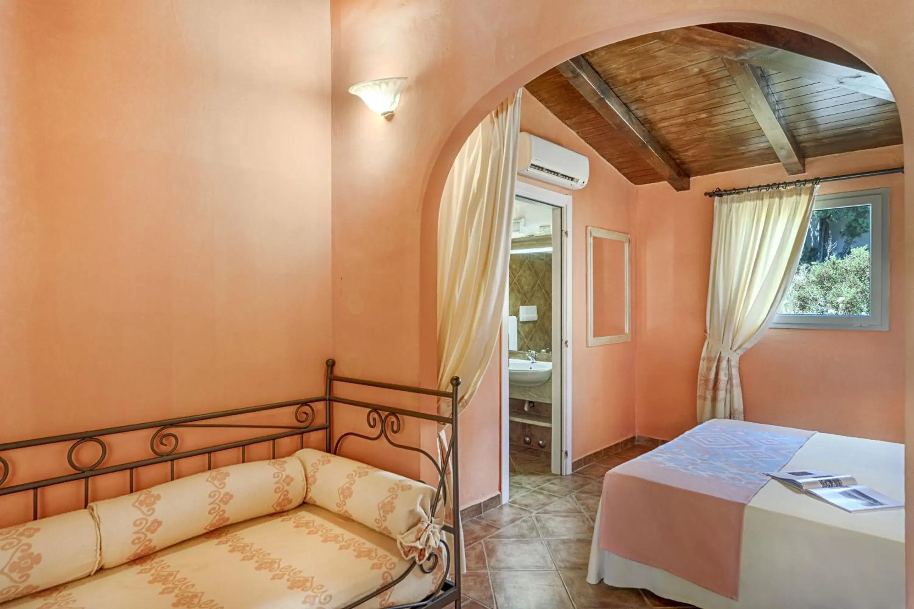 Bed in Colonna Hotel Country & Sporting