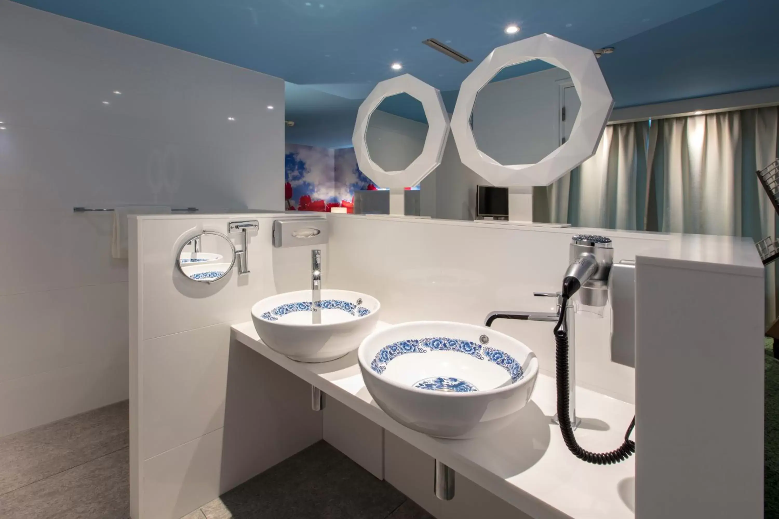 Bathroom in Hotel Mitland Bathroom in Hotel Mitland