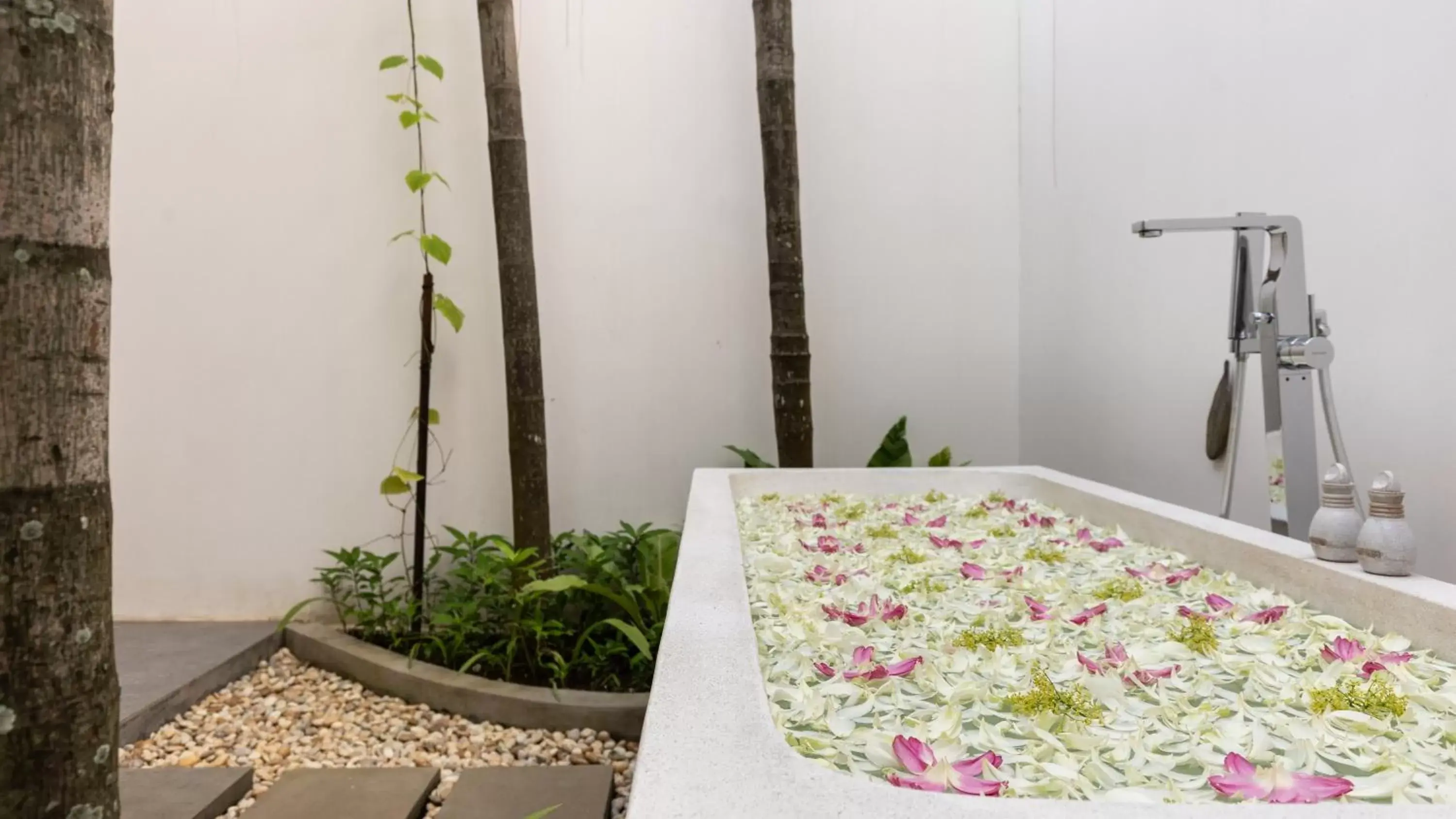 Shower, Bathroom in Lynnaya Urban River Resort