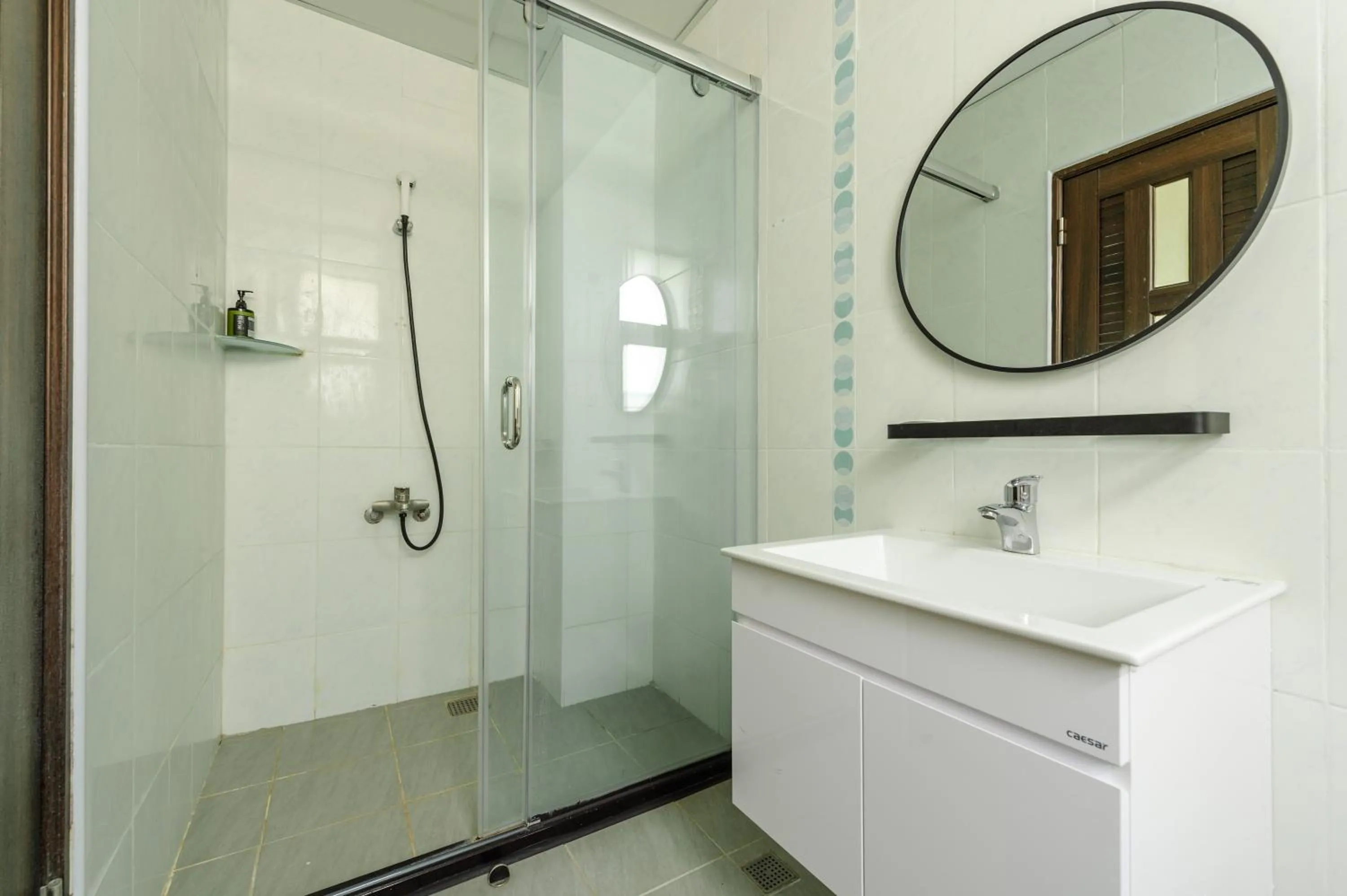 Shower in MUNA Hostel