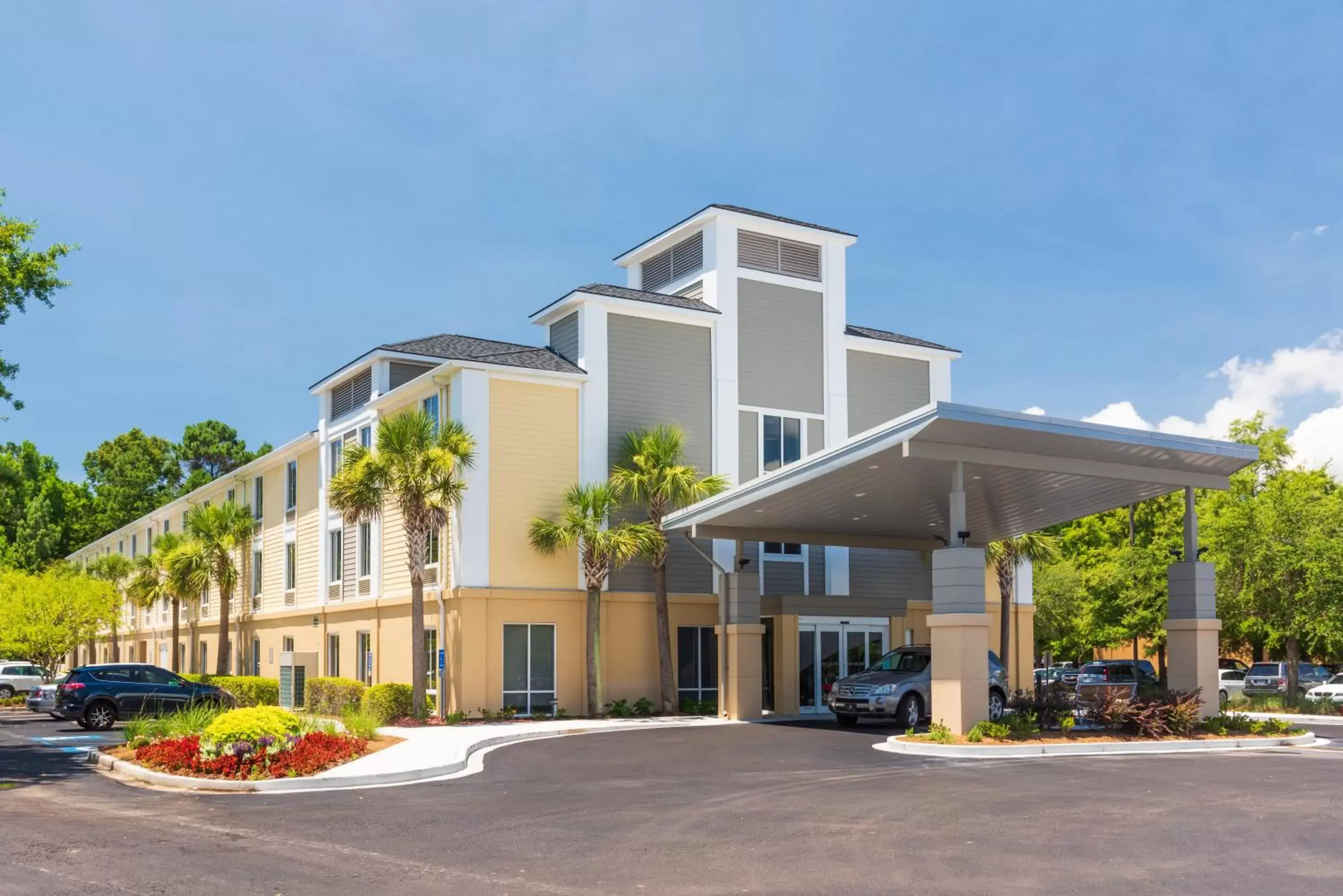 Property Building in Holiday Inn Express Charleston US Highway 17 & I-526, an IHG Hotel