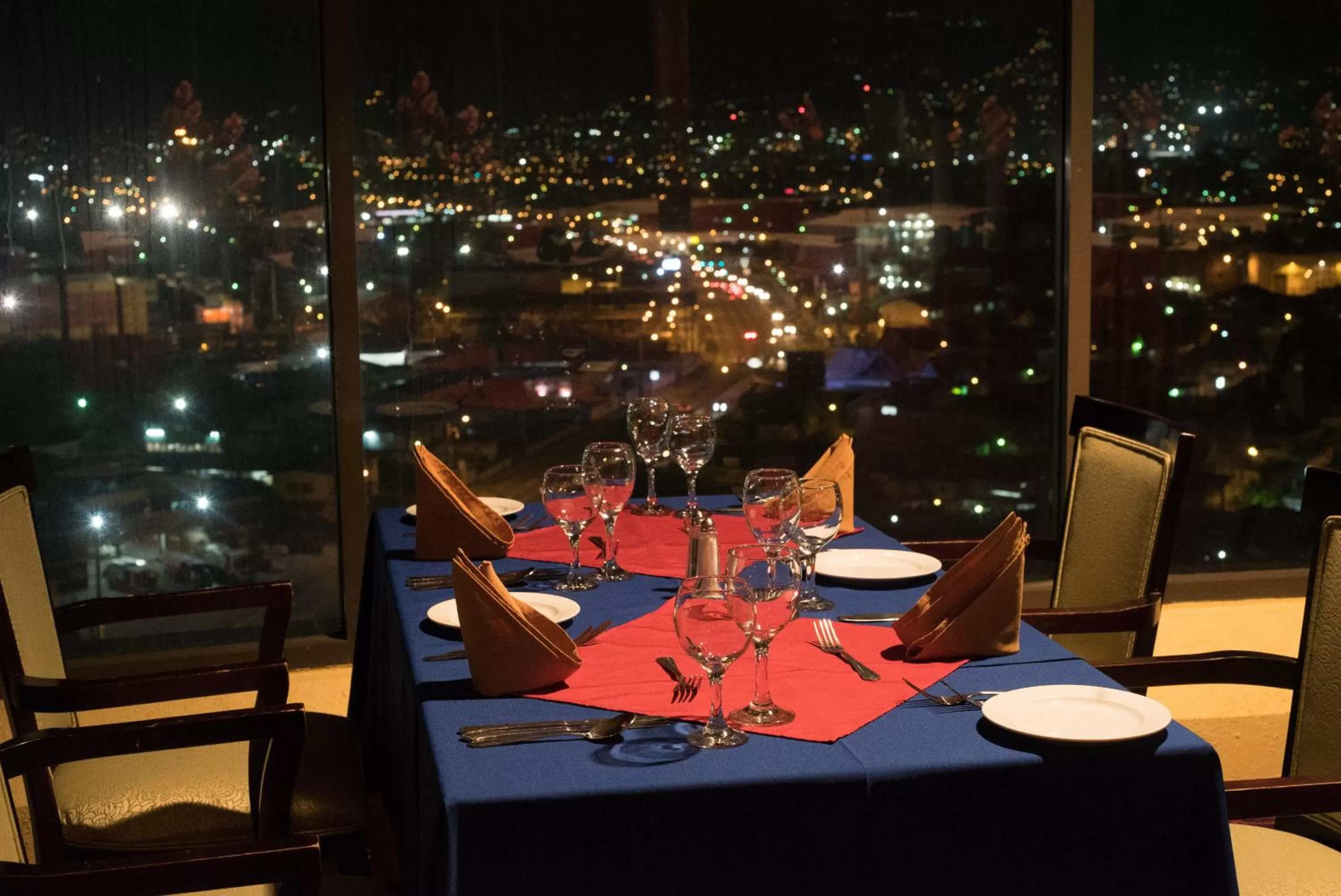 Restaurant/places to eat in Radisson Hotel Trinidad