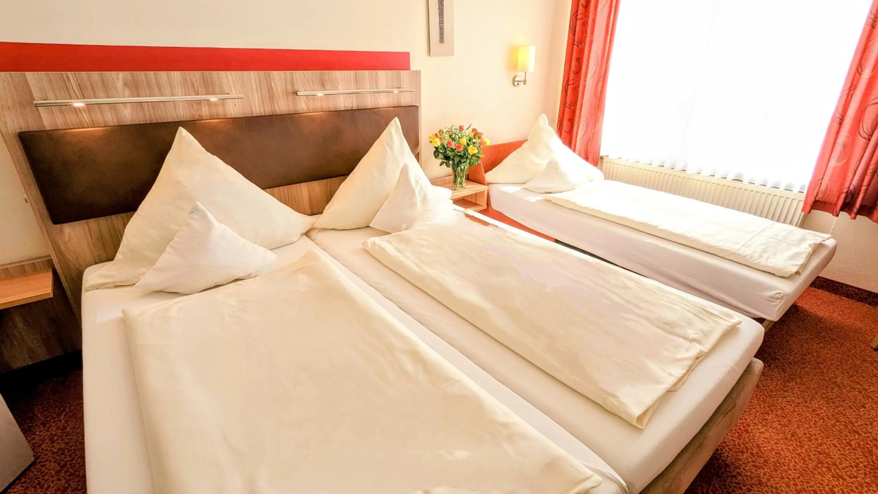 Bed in Ambient Hotel am Europakanal