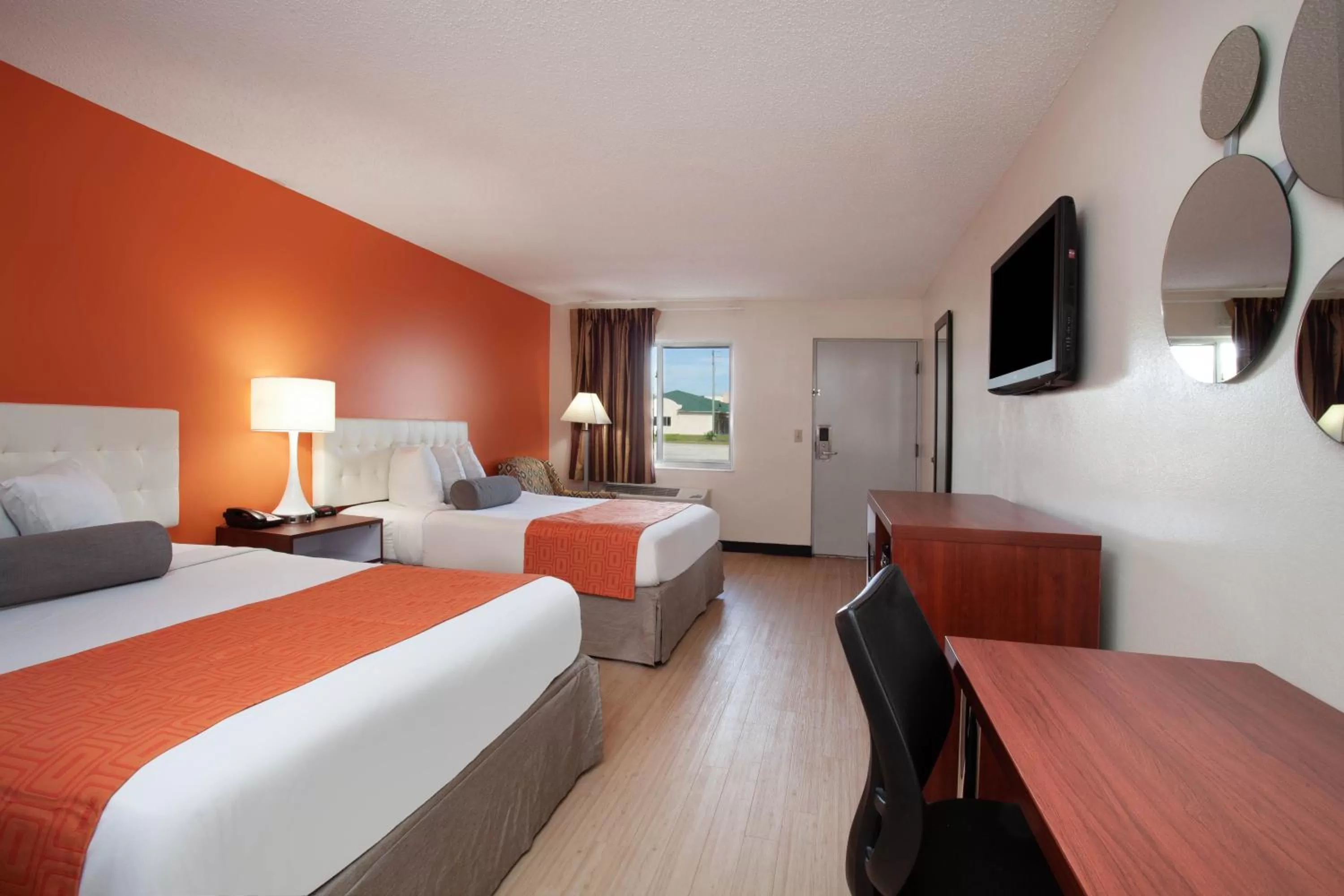 Photo of the whole room, Bed in Howard Johnson by Wyndham Vero Beach/I-95