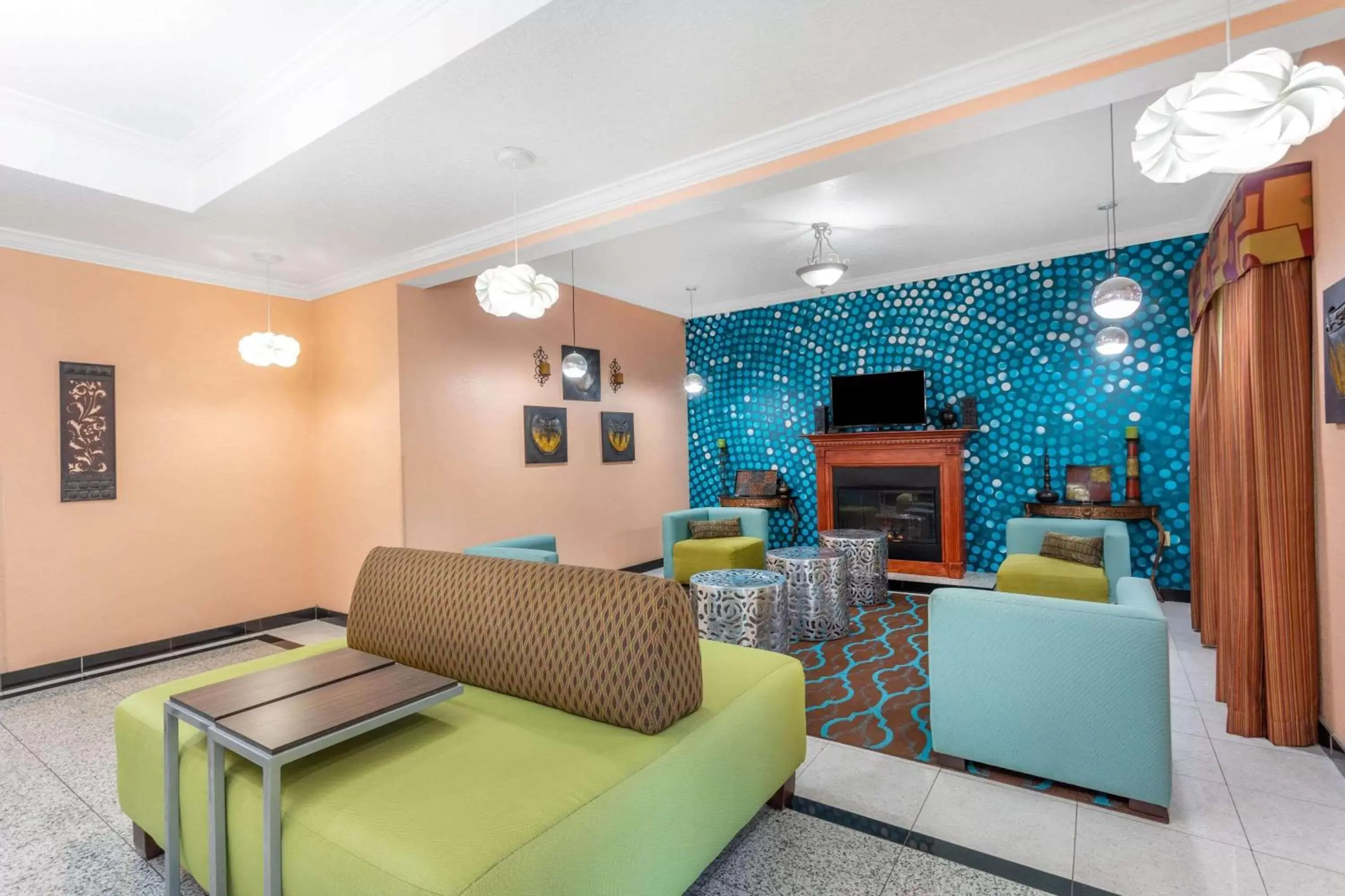Lobby or reception, Seating Area in La Quinta Inn & Suites by Wyndham St. Augustine