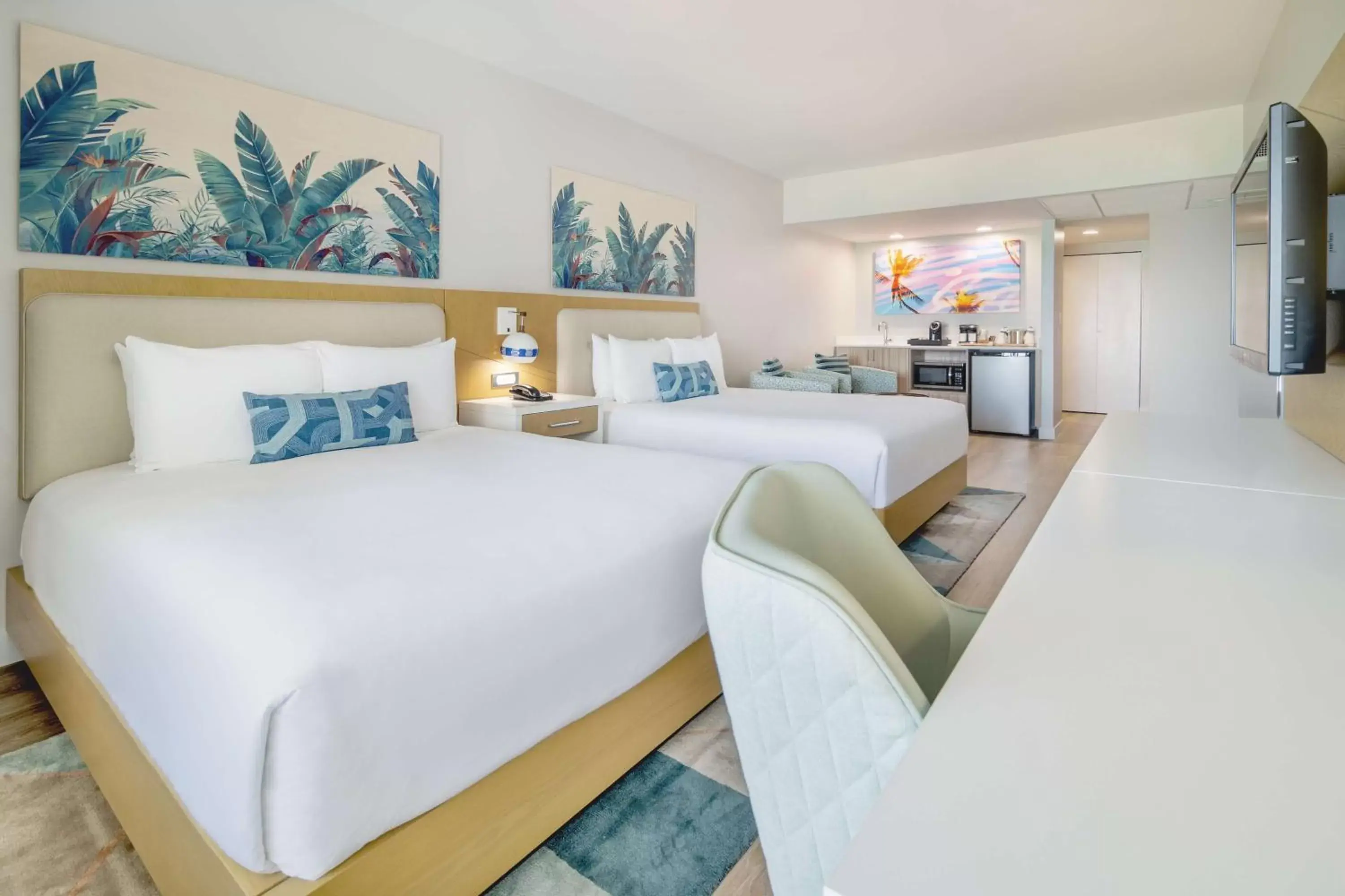 Bedroom, Bed in Radisson Resort Miami Beach