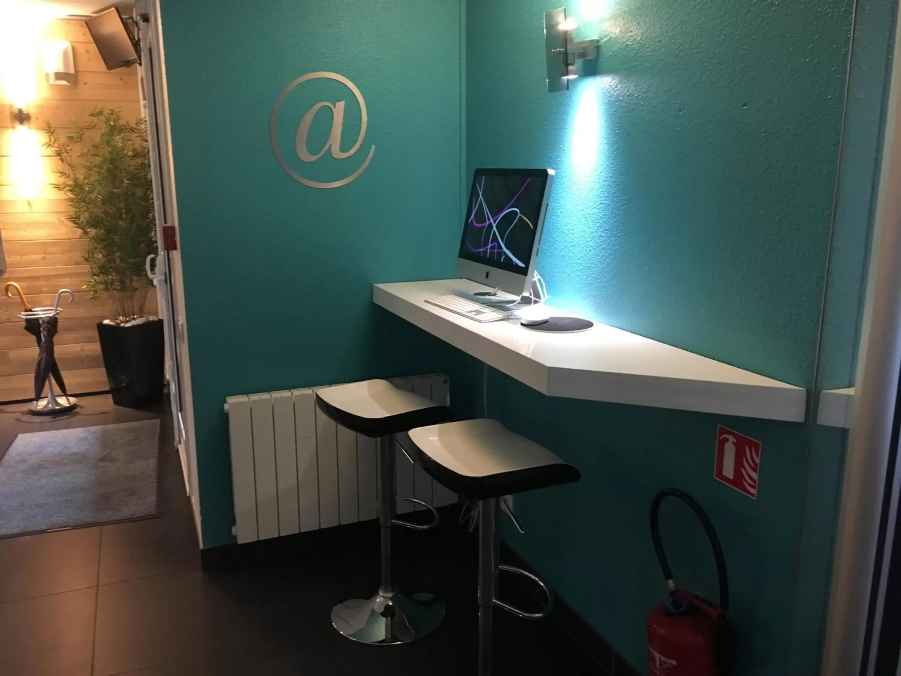 Lobby or reception, Bathroom in Hôtel Relais d'Étretat