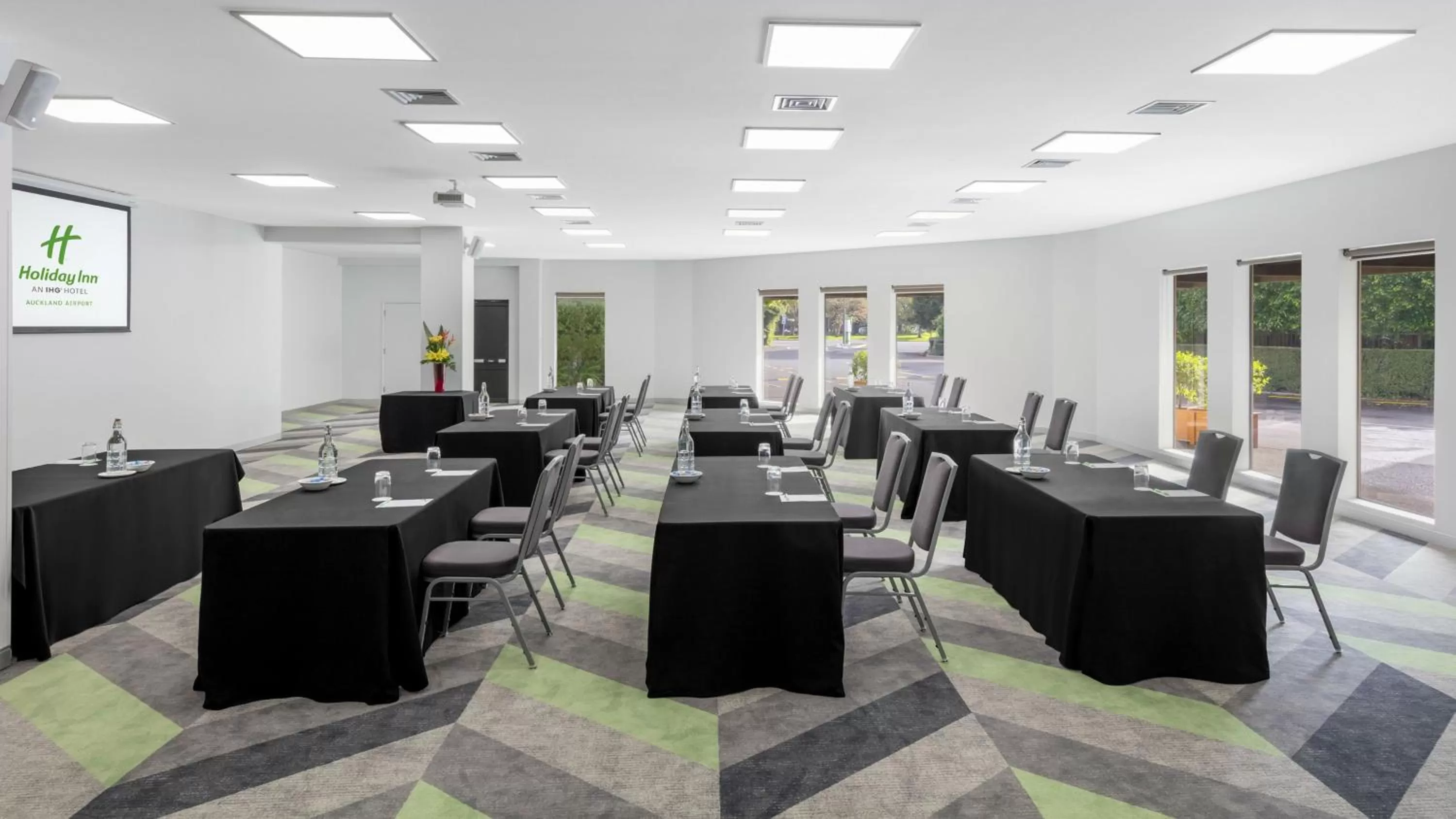 Meeting/conference room in Holiday Inn Auckland Airport by IHG
