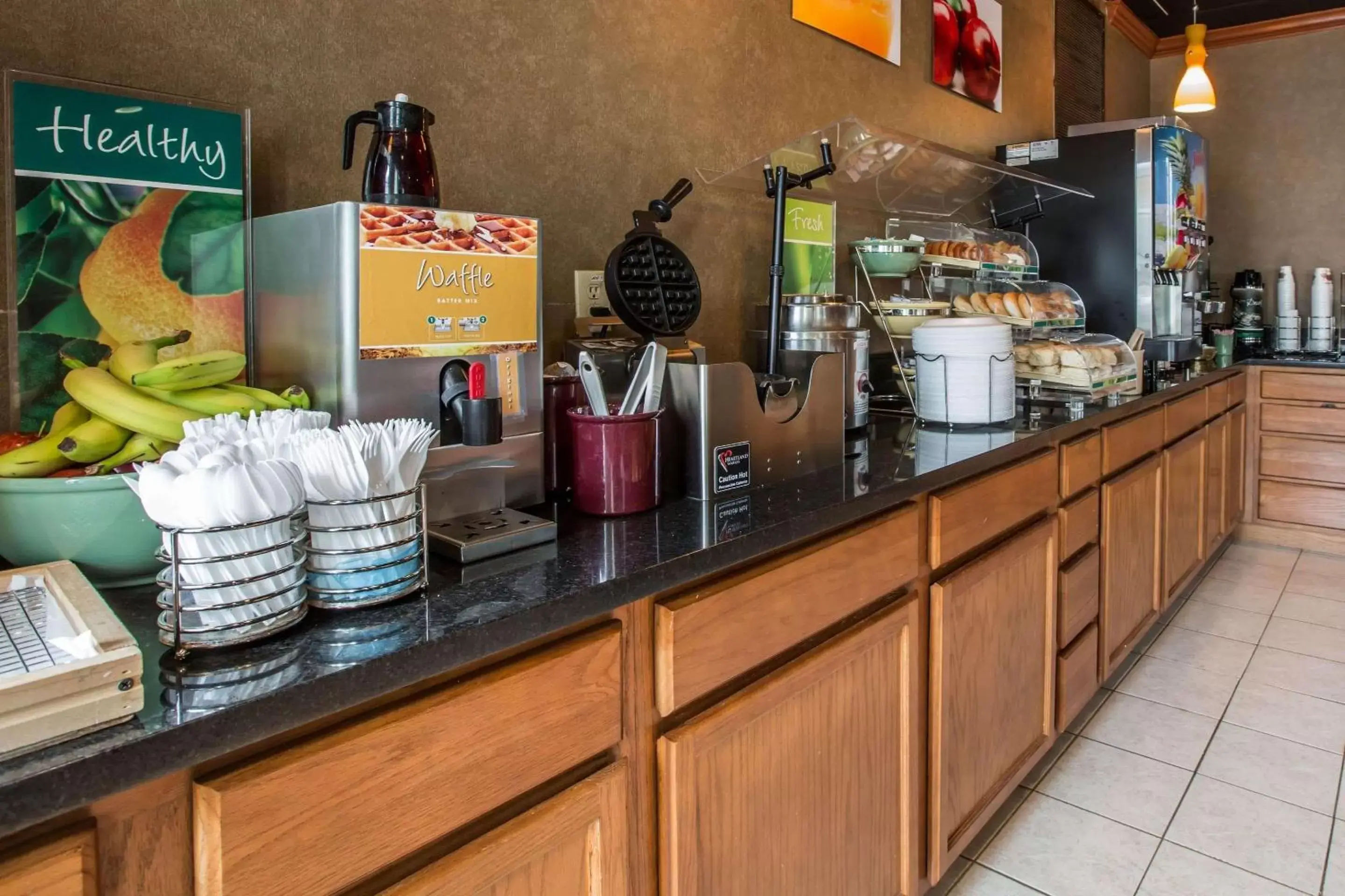 Restaurant/places to eat in Quality Inn & Suites Hanes Mall Restaurant/places to eat in Quality Inn & Suites Hanes Mall