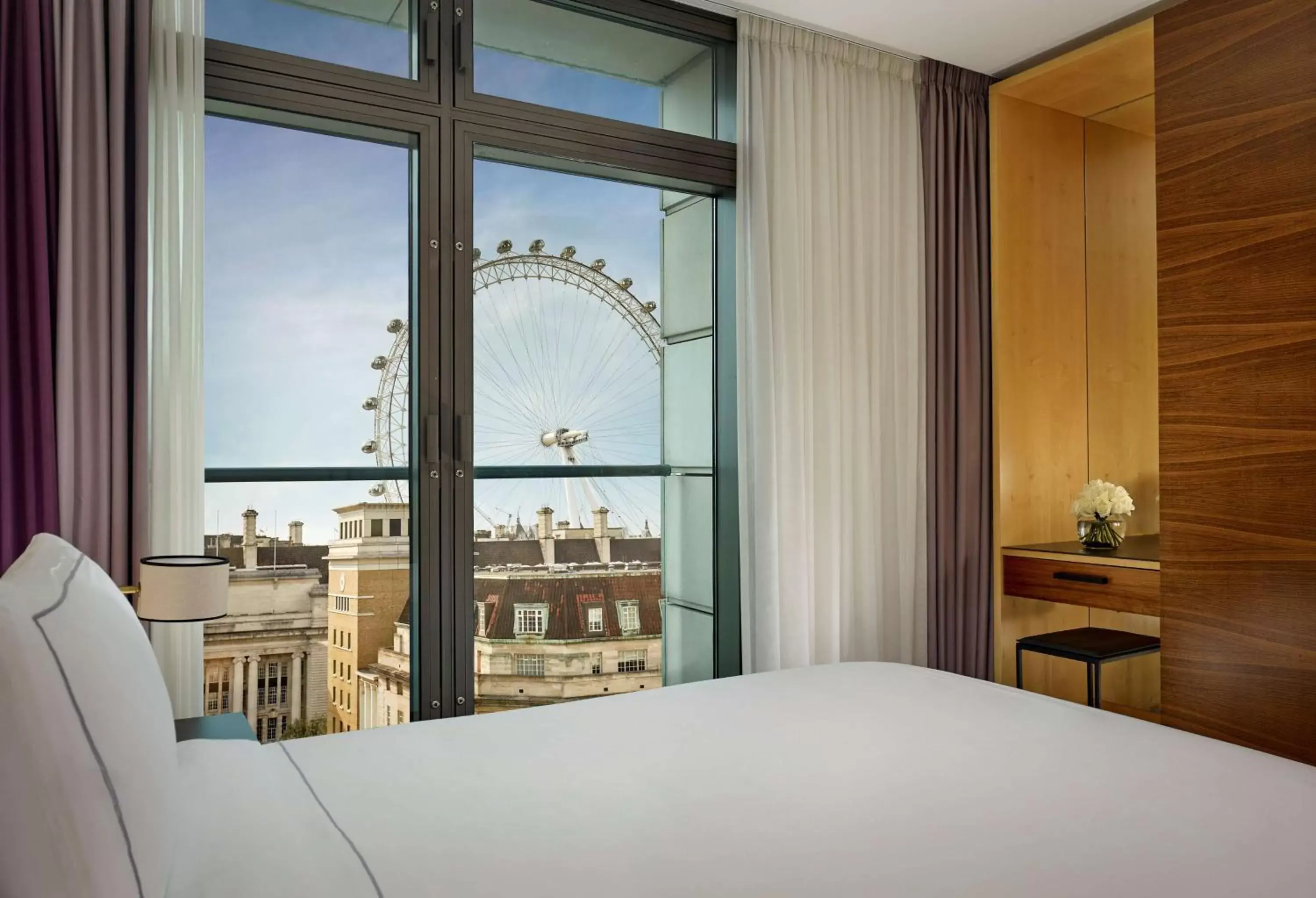 Bedroom in Park Plaza County Hall London