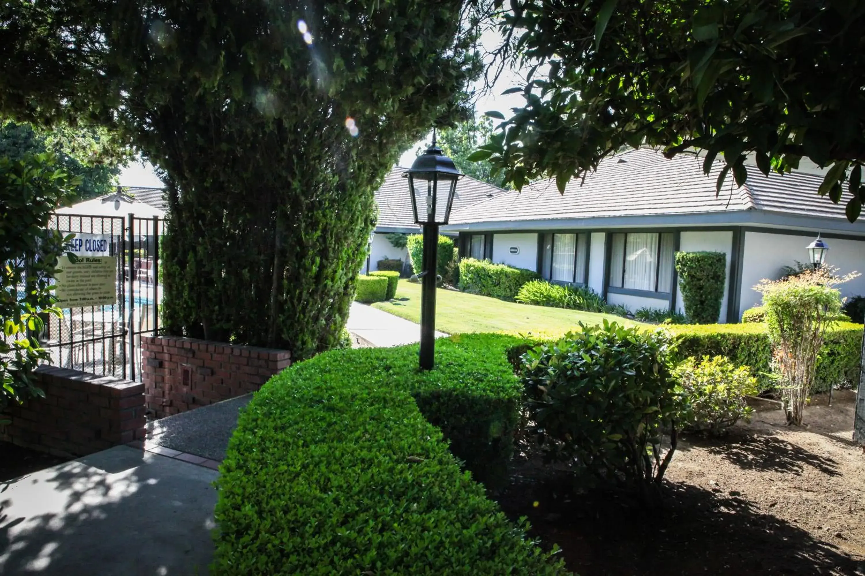 Area and facilities, Garden in Piccadilly Inn Shaw