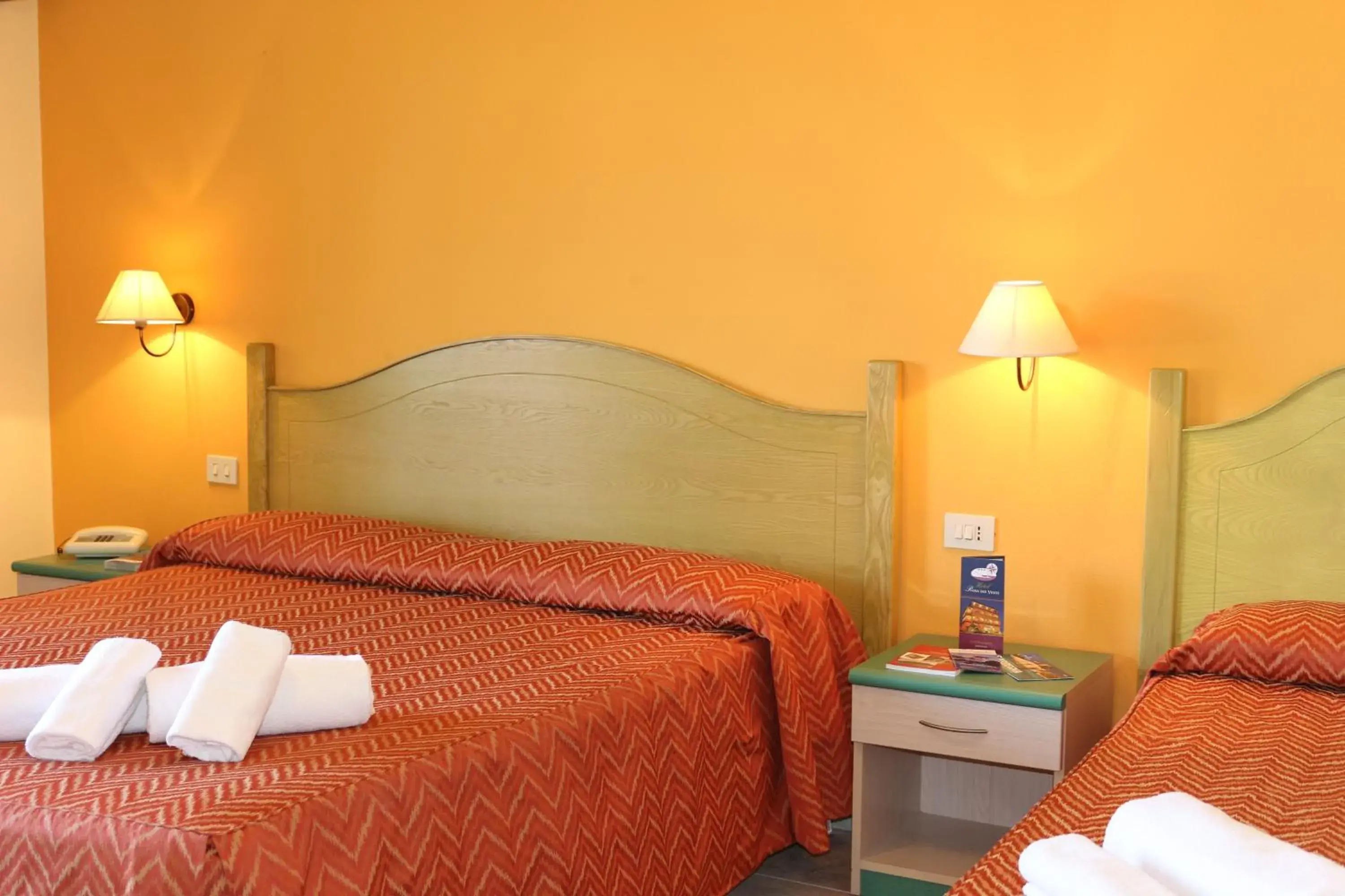 Photo of the whole room, Bed in Hotel Rosa dei Venti
