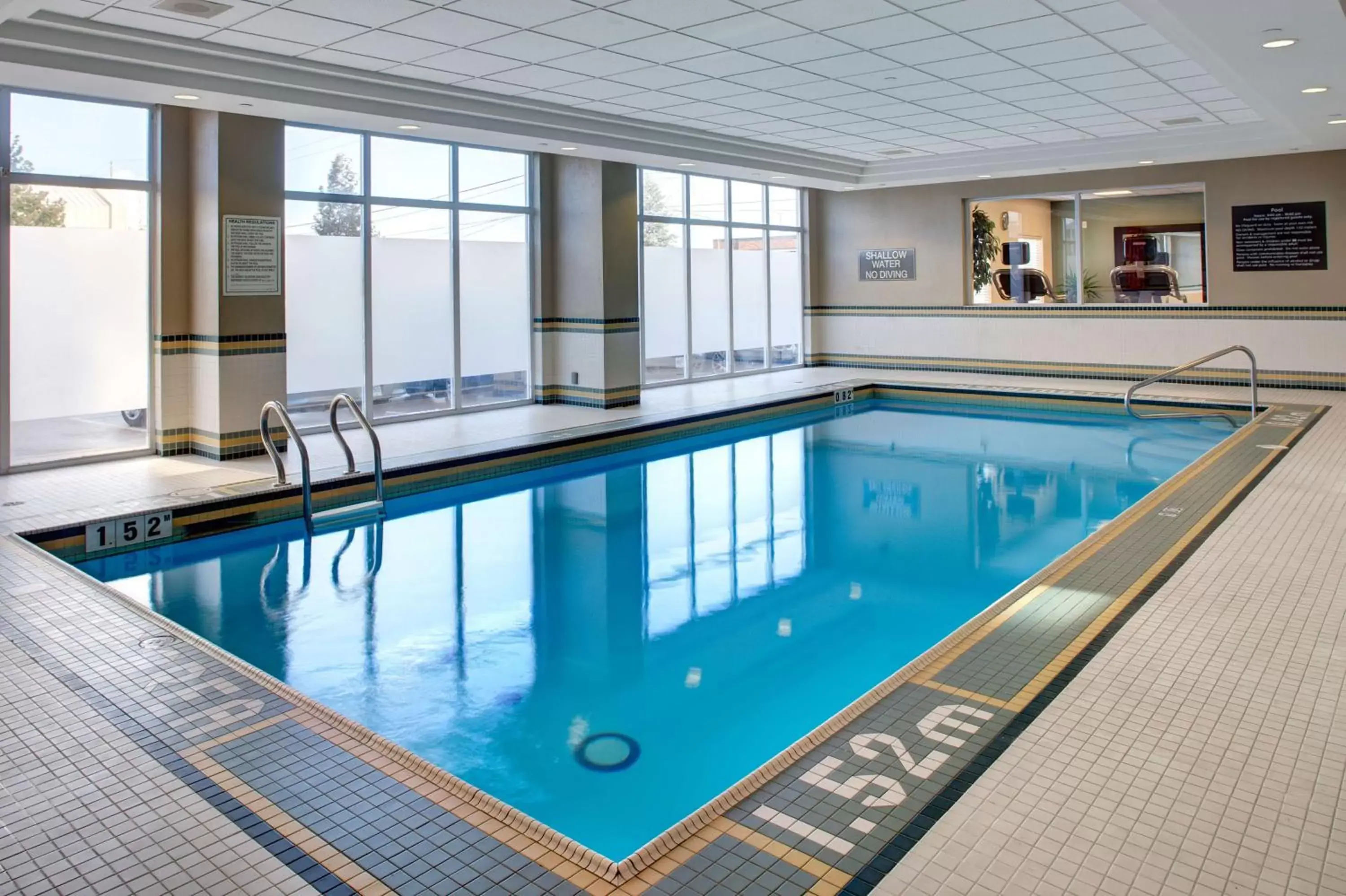Pool view, Swimming Pool in Hampton Inn & Suites by Hilton Toronto Airport