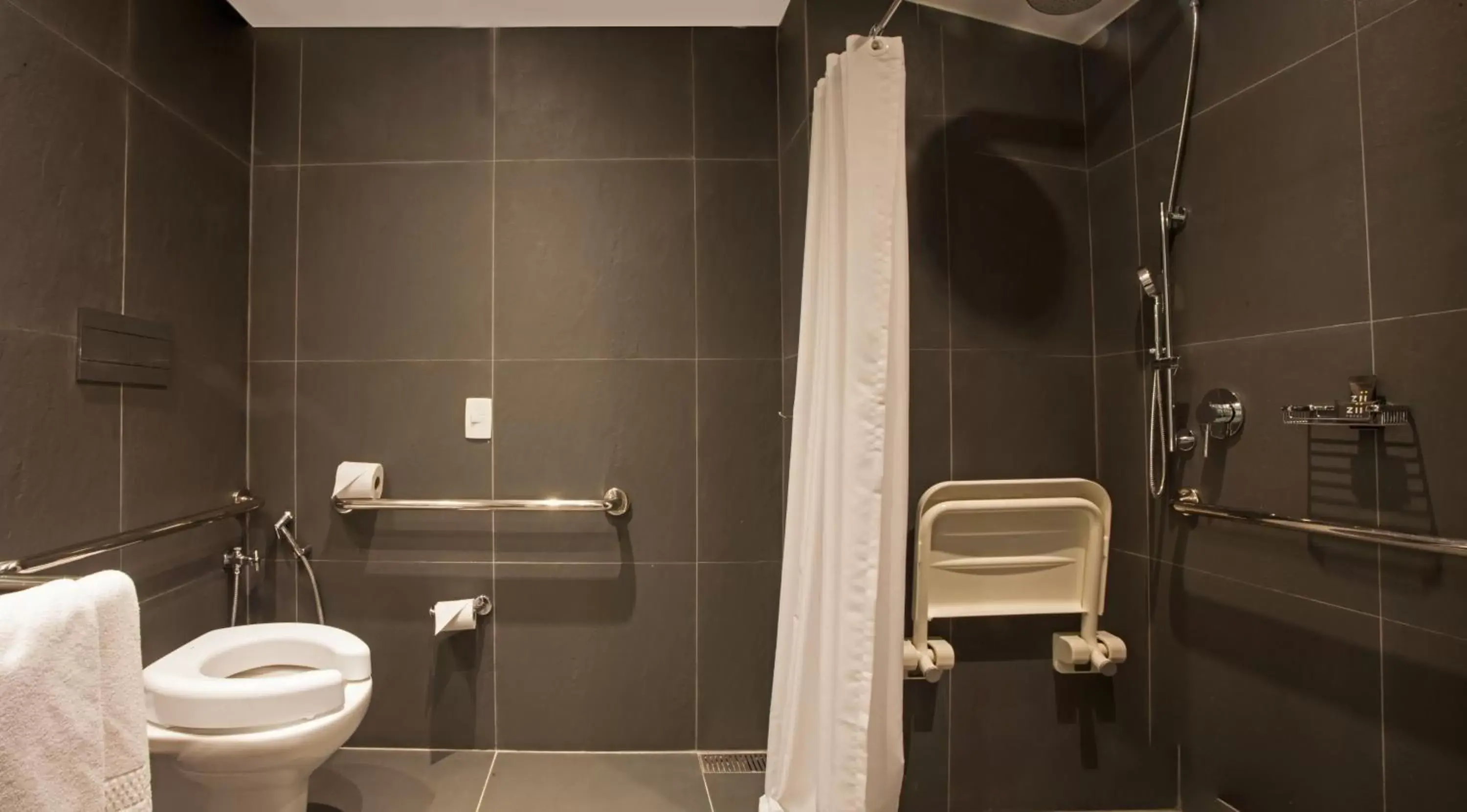 Shower, Bathroom in ibis Styles Alagoinhas