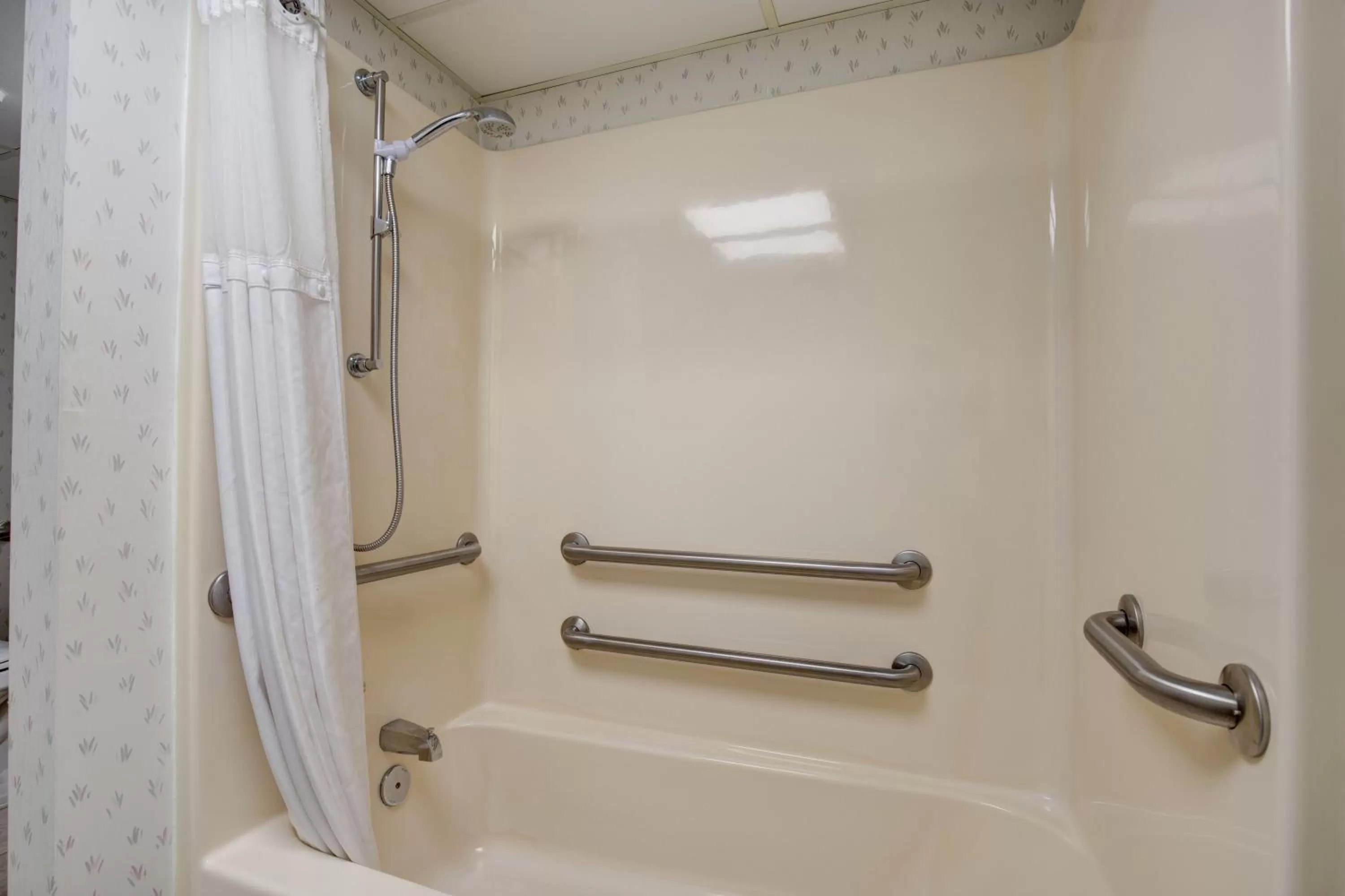 Bathroom in Serenity Inn