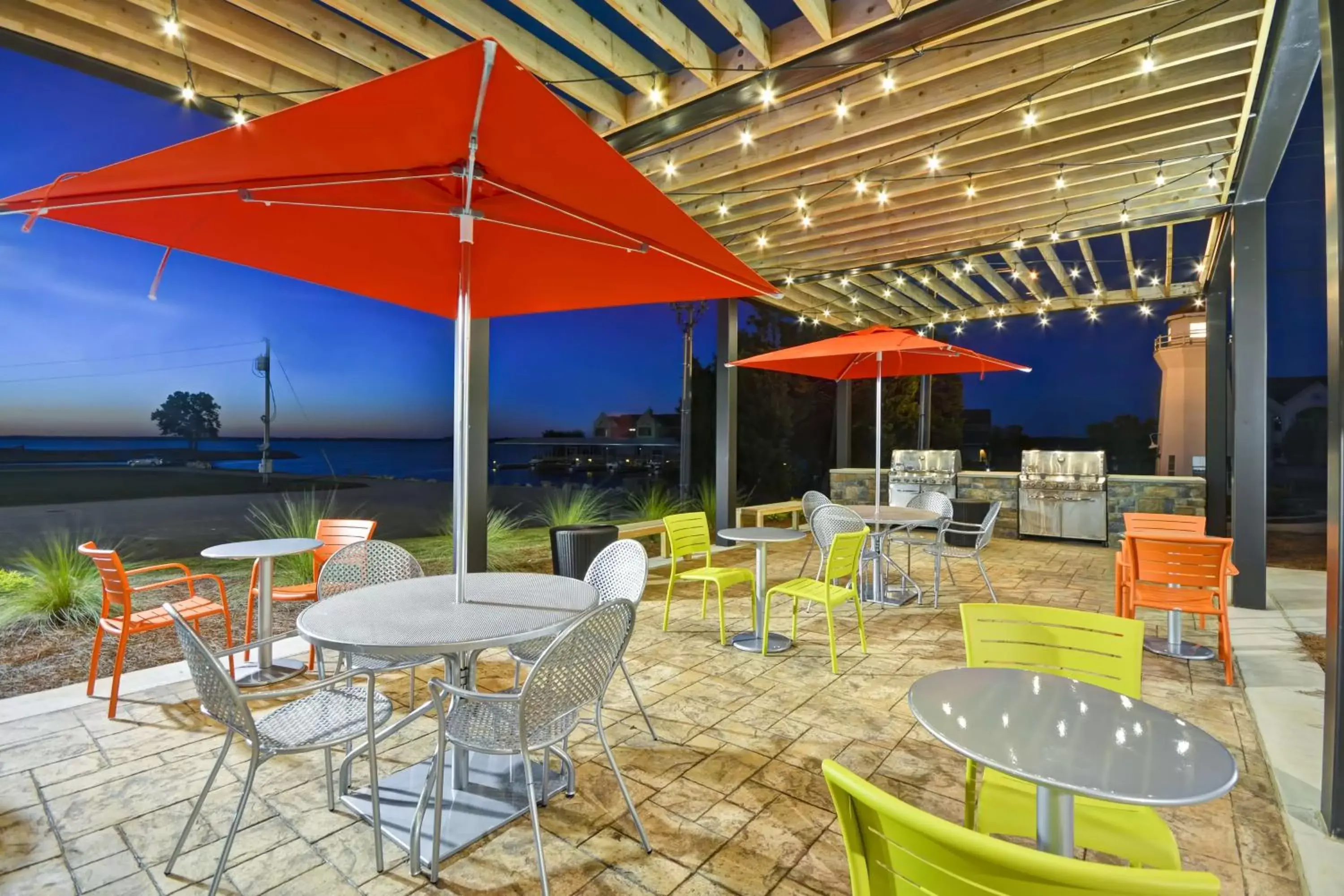Patio, Restaurant/Places to Eat in Home2 Suites By Hilton Decatur Ingalls Harbor